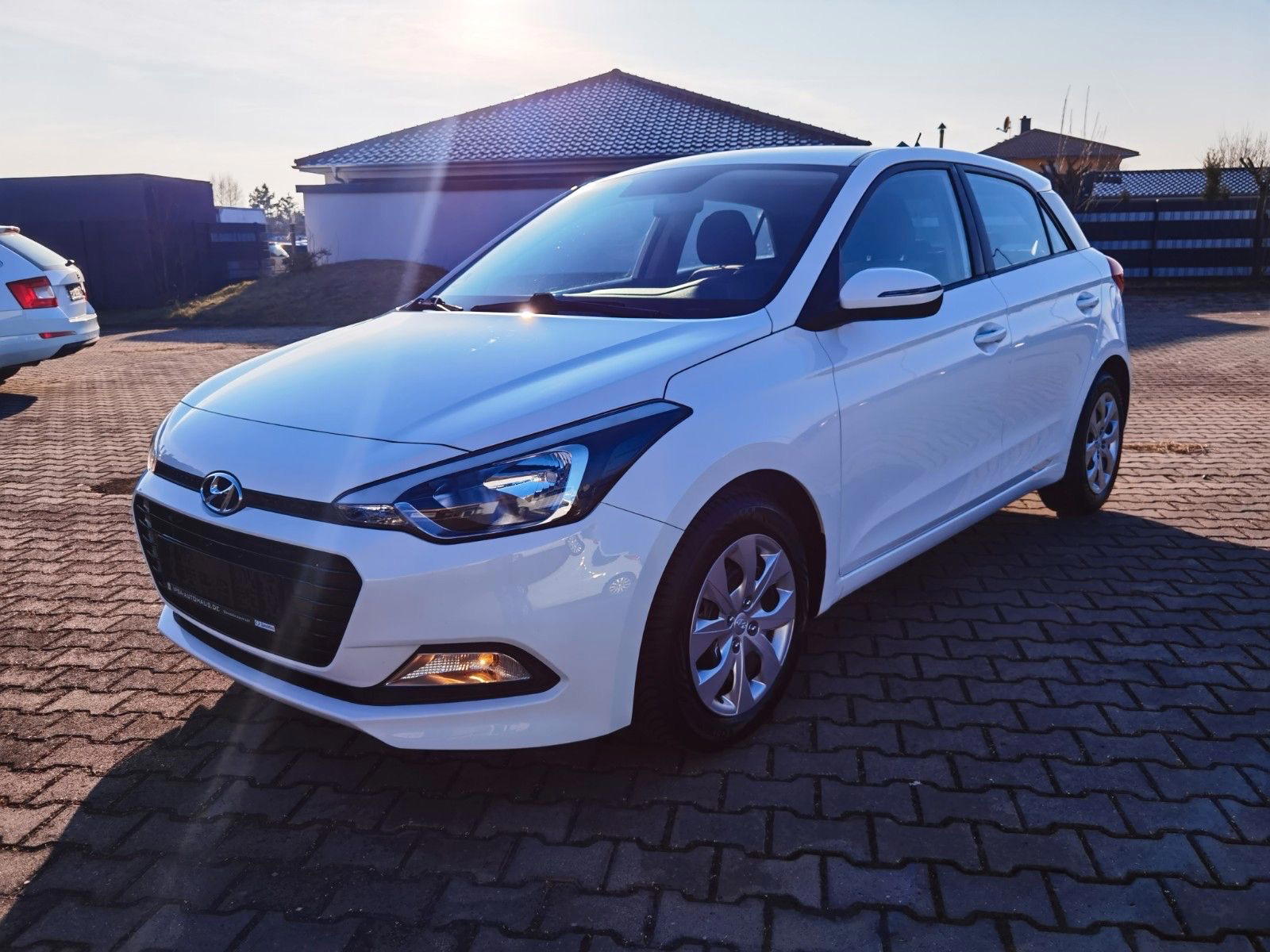 Hyundai I30 - side view