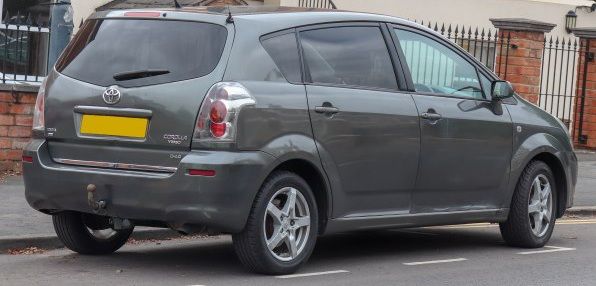 Toyota Corolla - side view