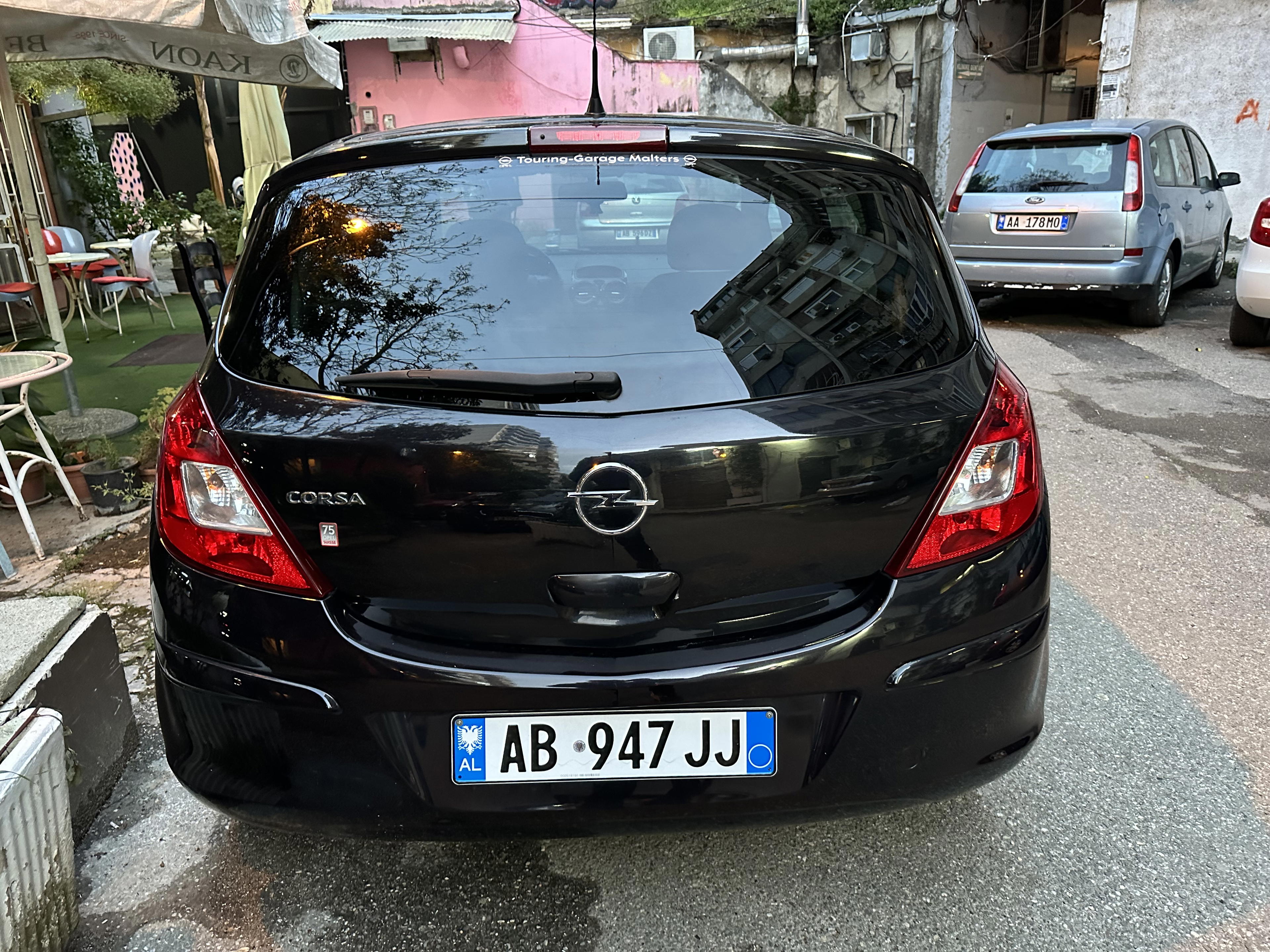 Opel Corsa - side view