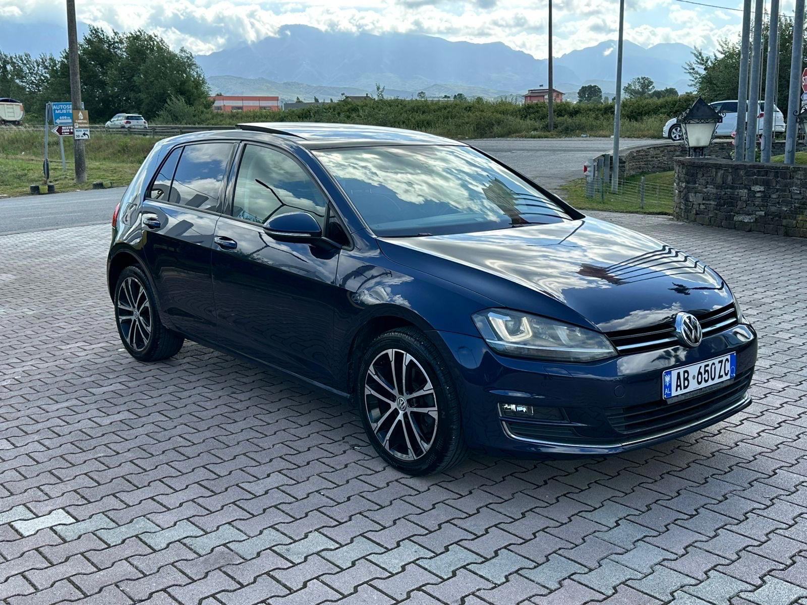 Volkswagen Golf RentX Albania