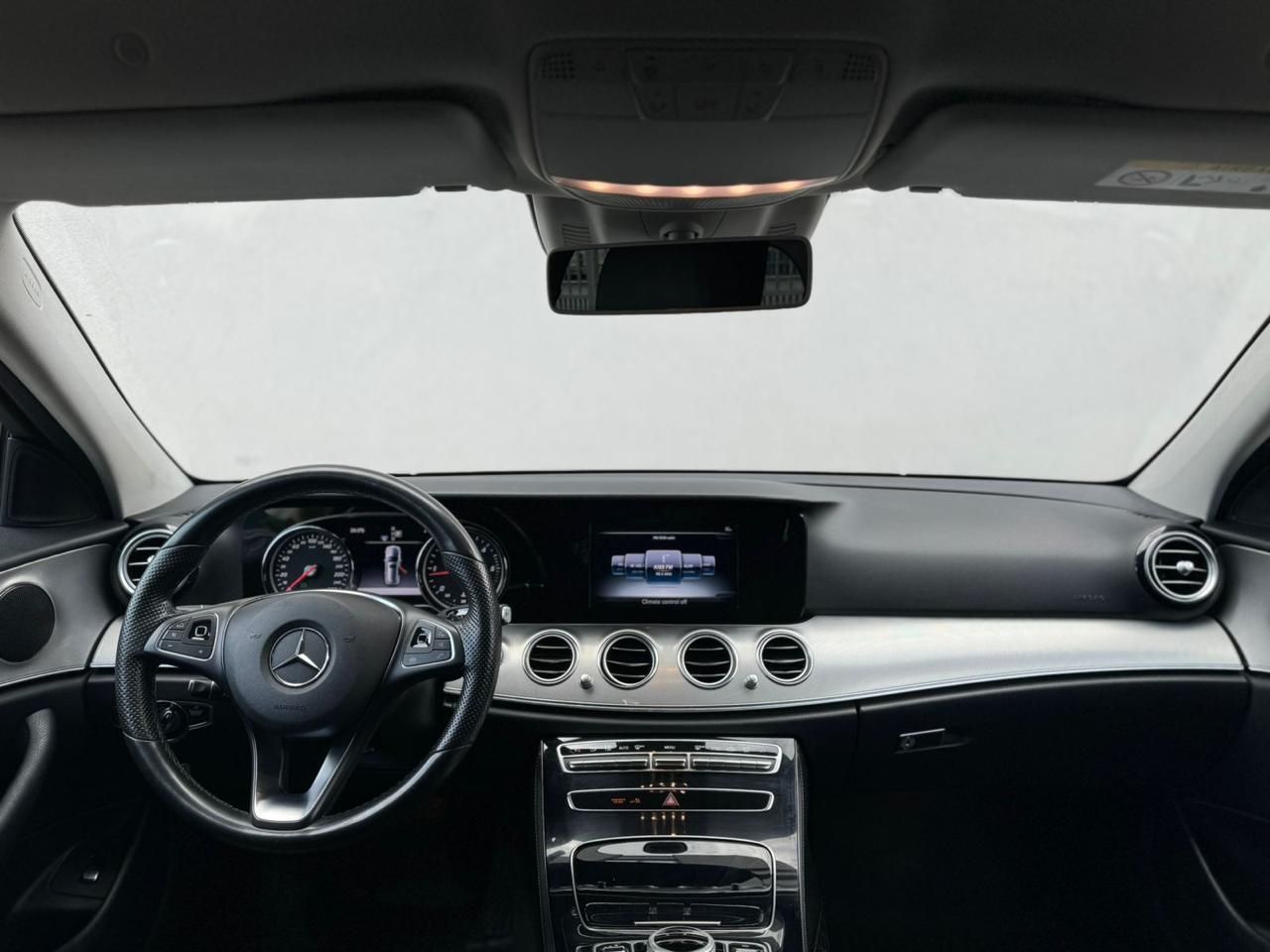 Mercedes-Benz E-Class - side view