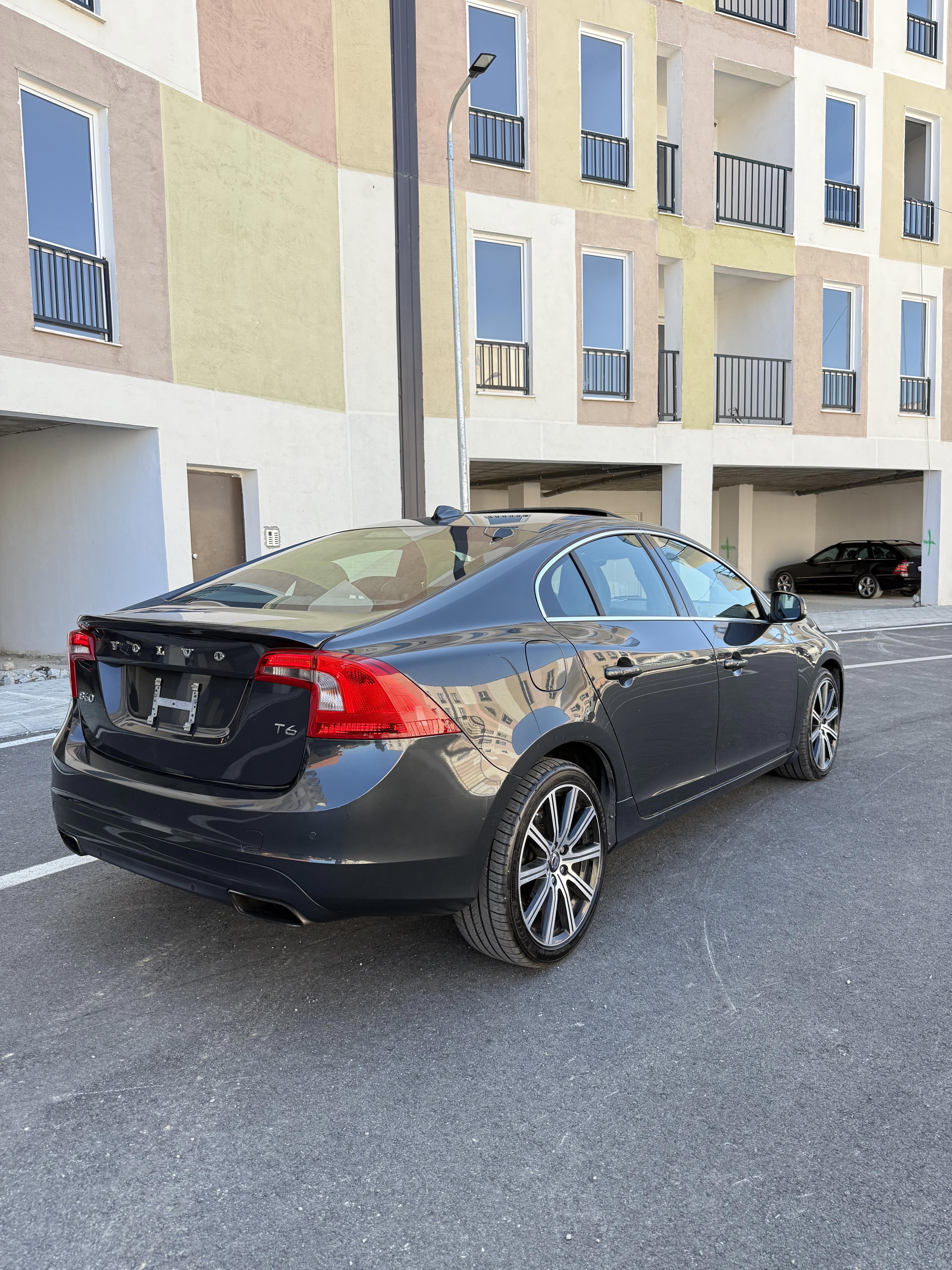 Volvo S60 - photo 4