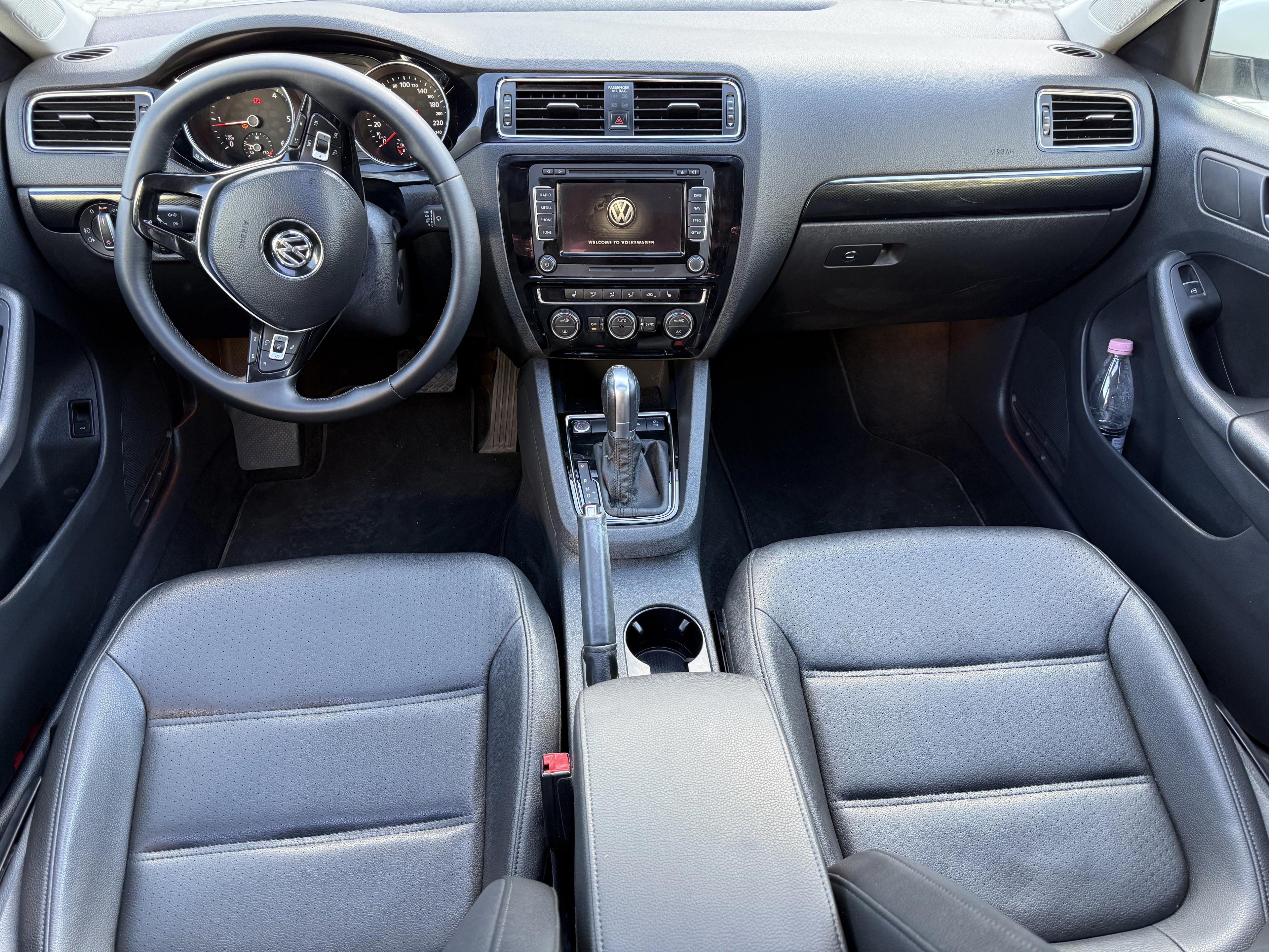 Volkswagen Jetta - side view