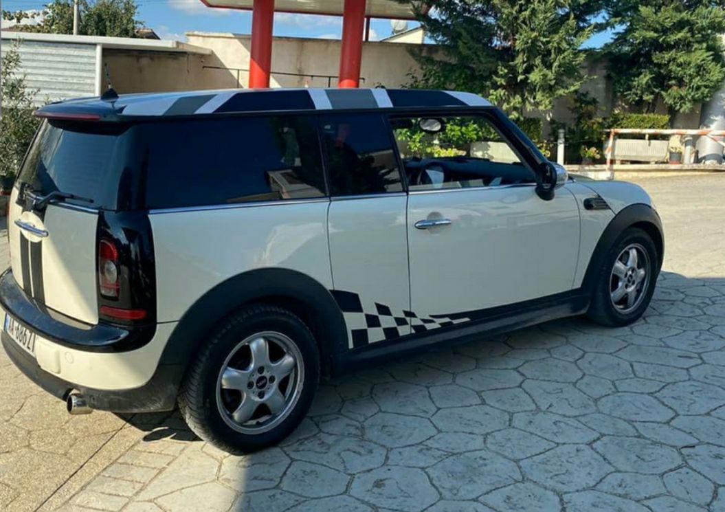 MINI Clubman - side view