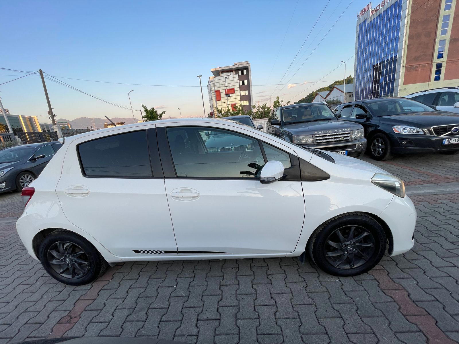 Toyota Yaris iA - photo 3