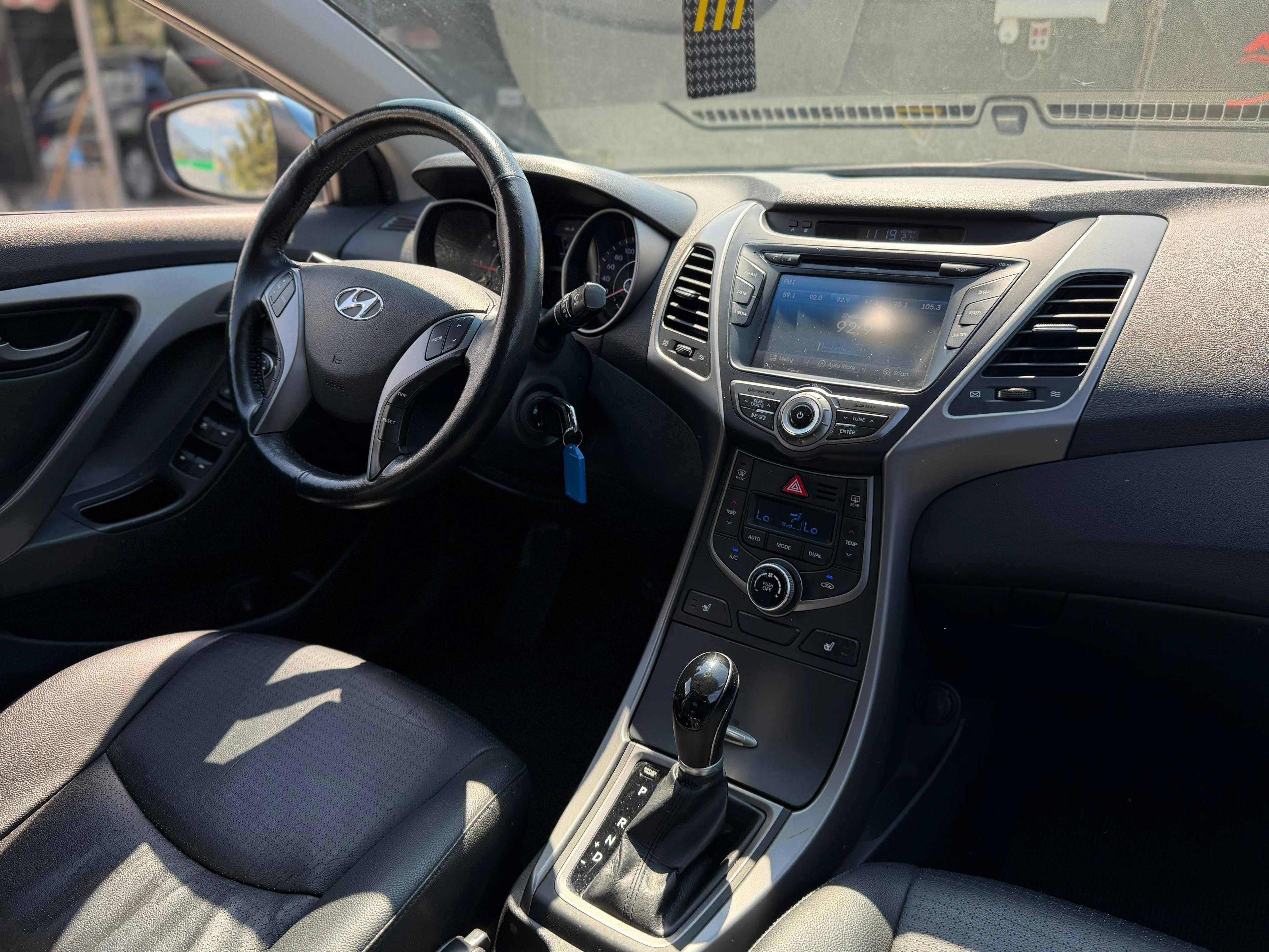 Hyundai Avante - photo 4