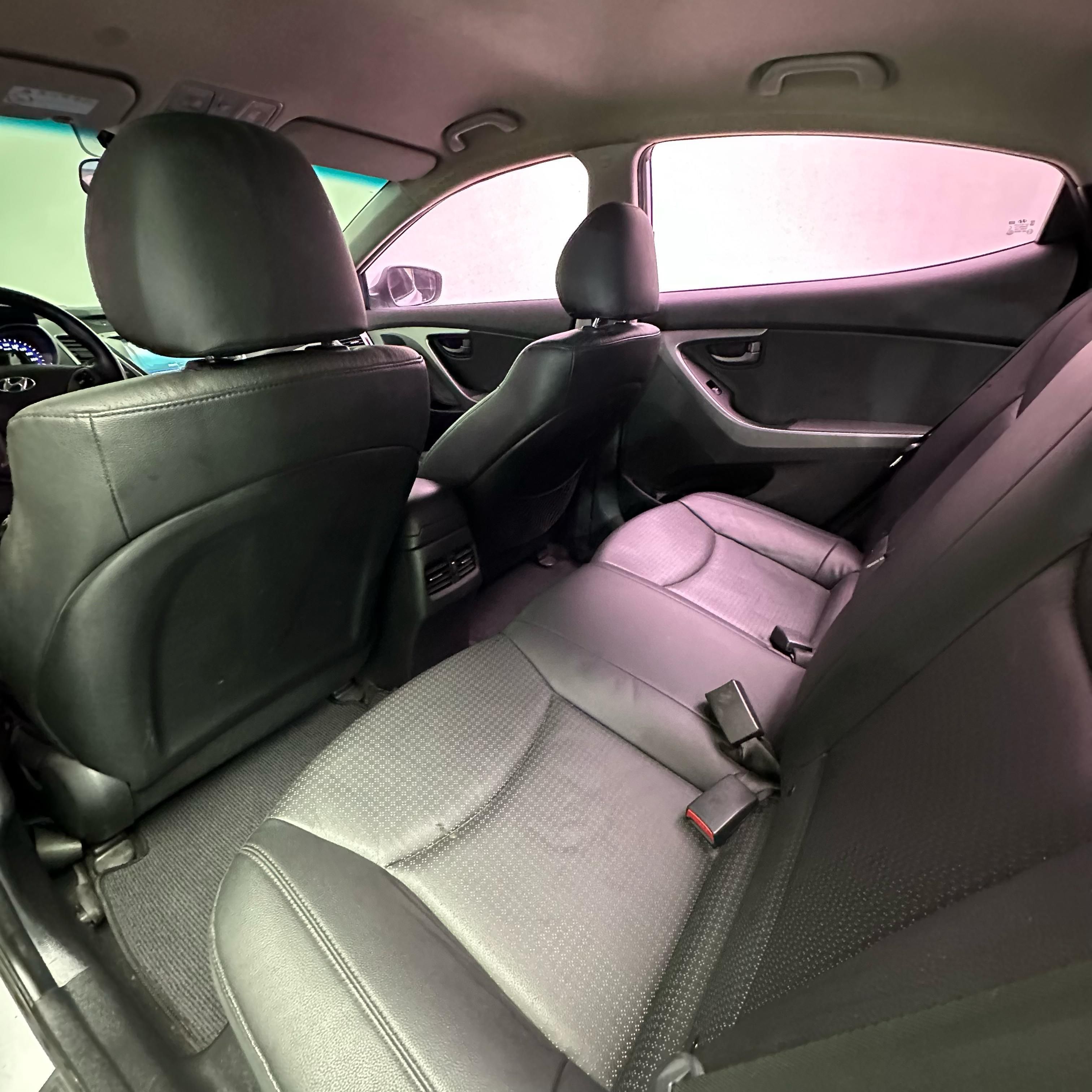 Hyundai Avante - photo 4