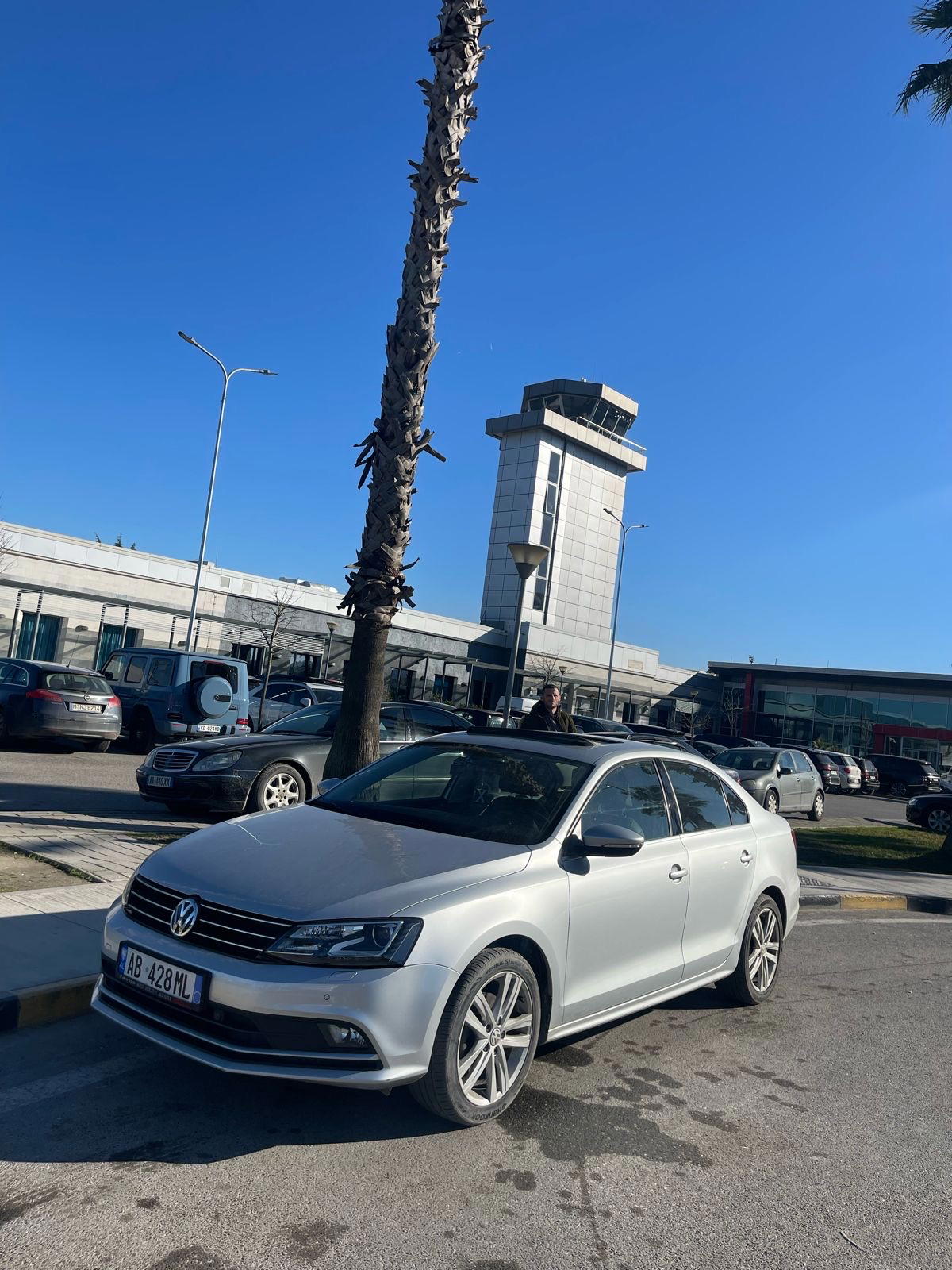 Volkswagen Jetta - main photo
