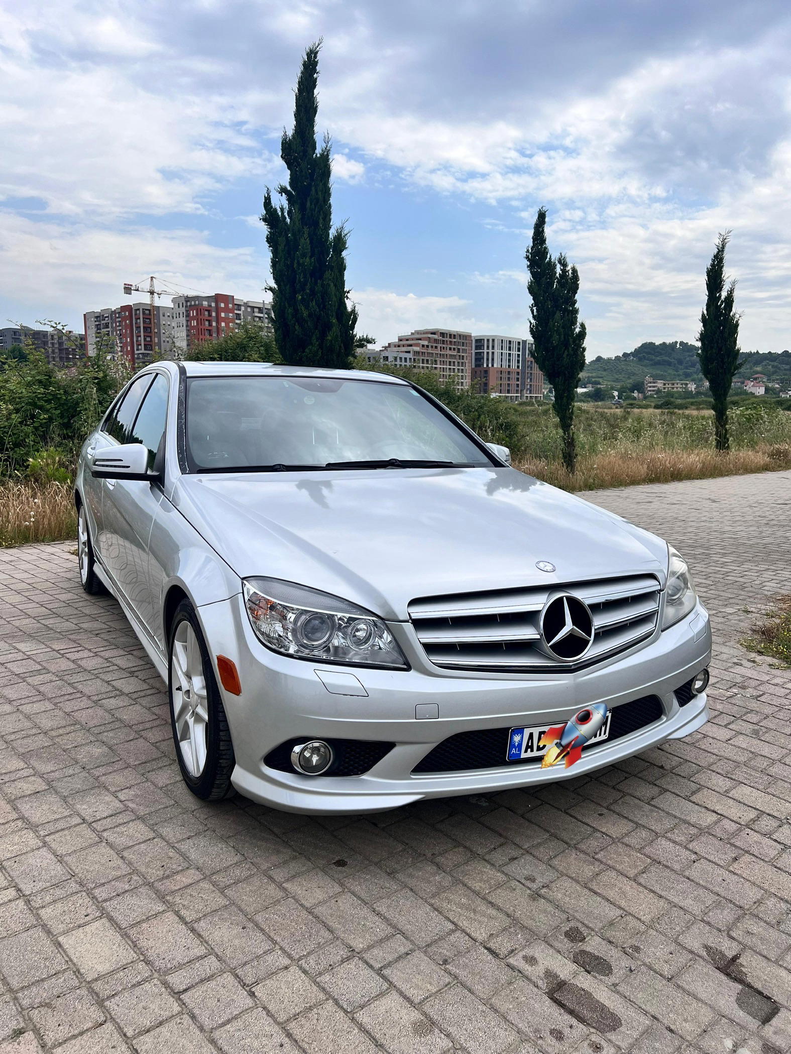 Mercedes-Benz 300 D - main photo