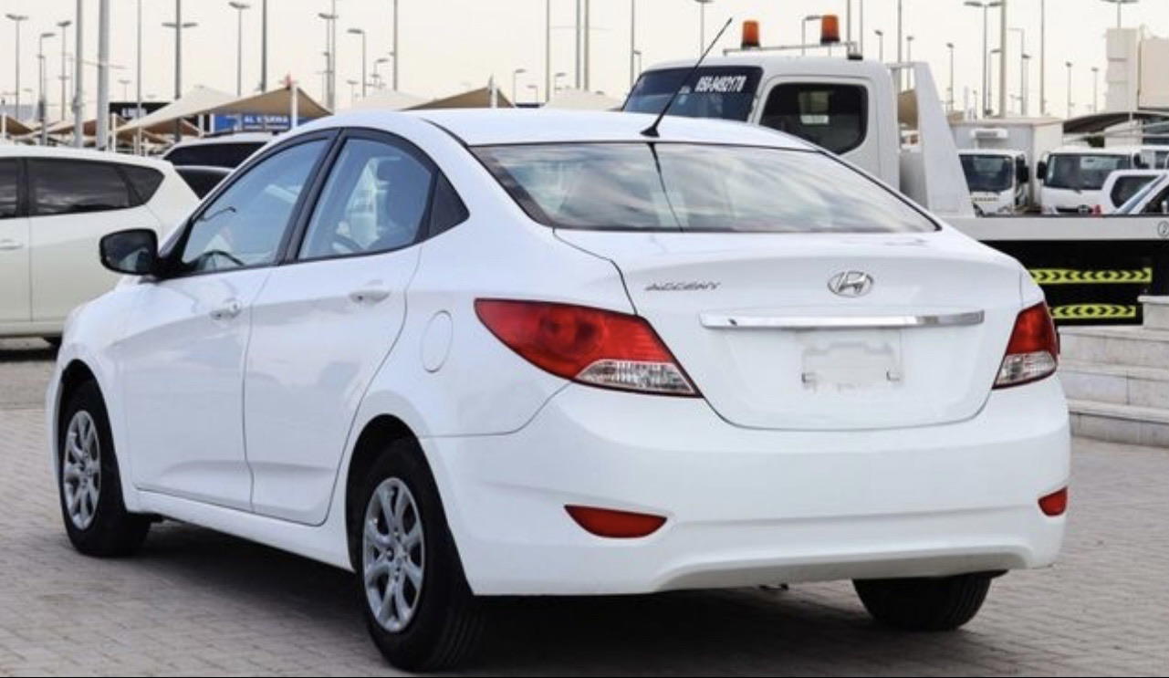 Hyundai Accent - photo 3