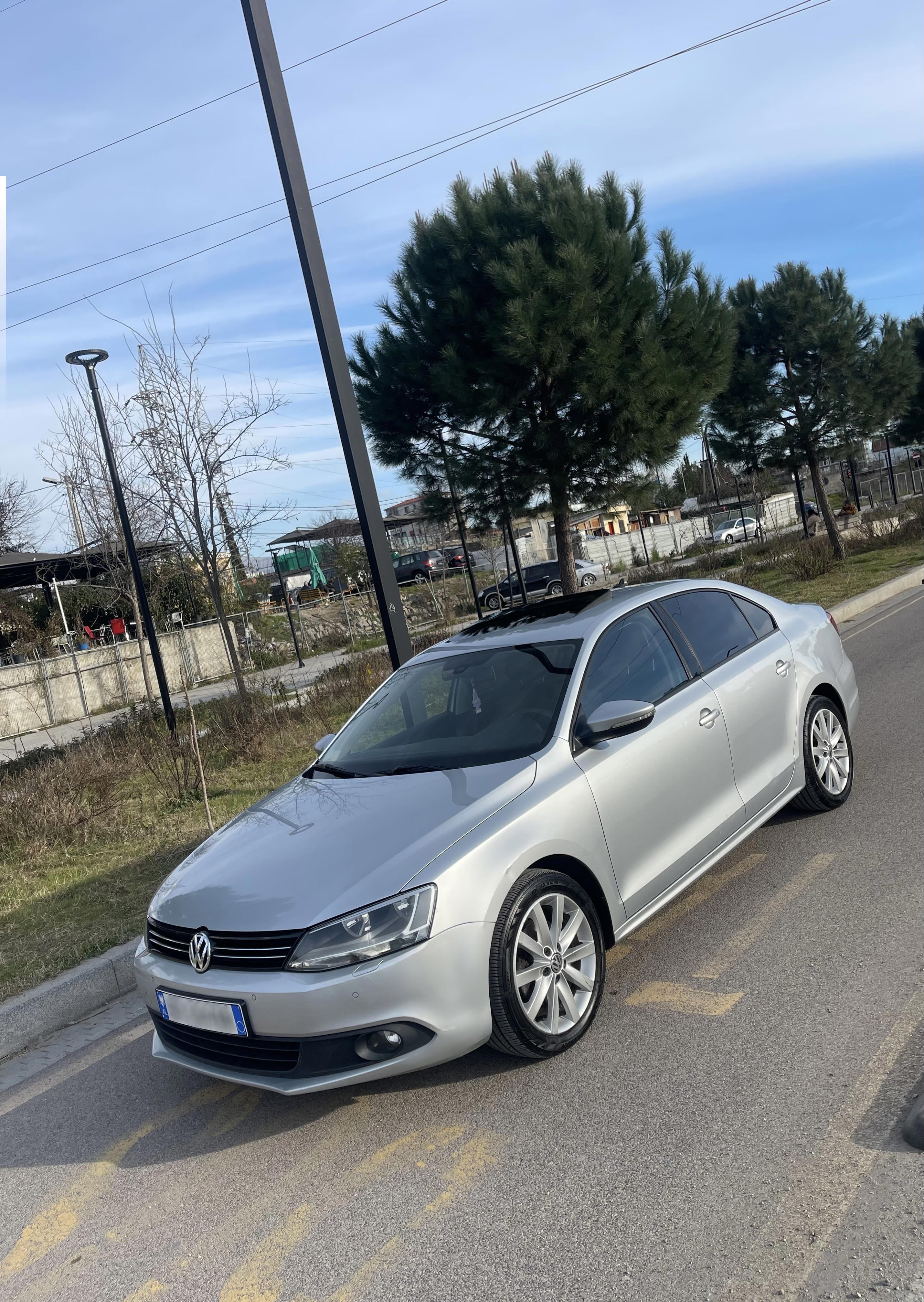 Volkswagen Jetta - main photo
