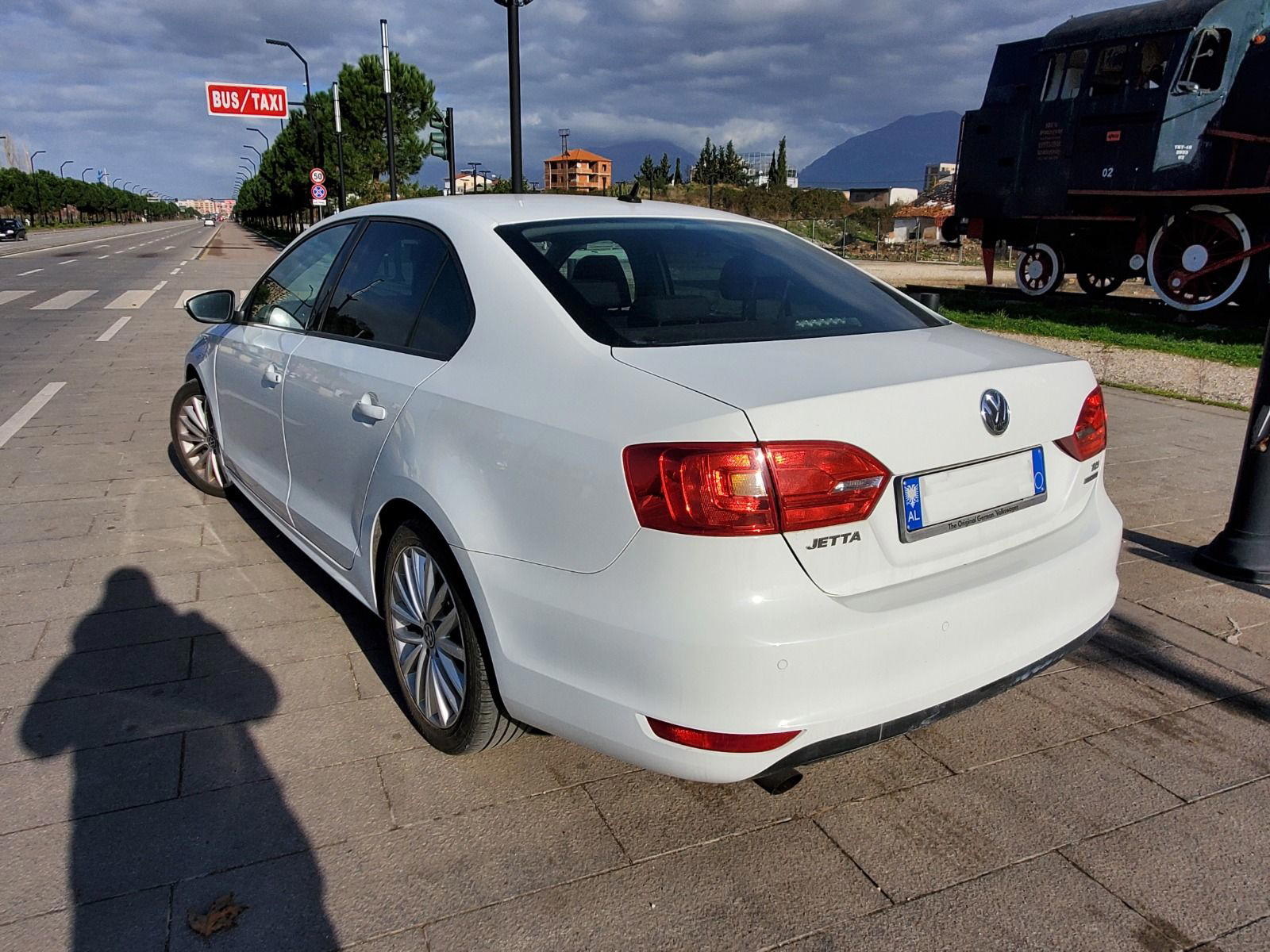Volkswagen Jetta - main photo