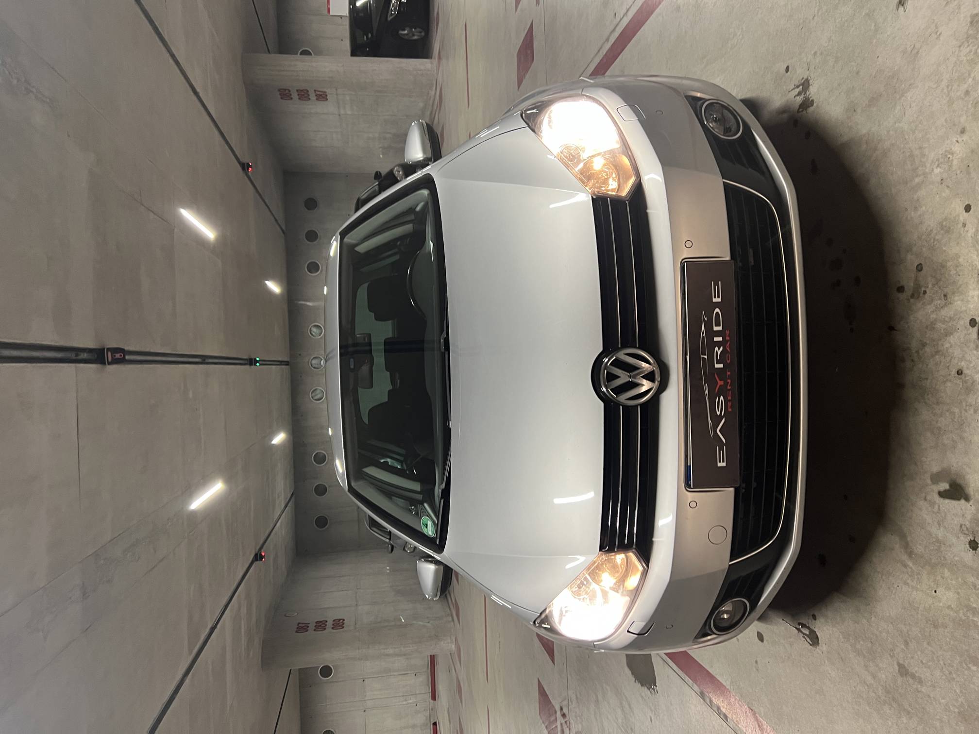Volkswagen Golf - side view