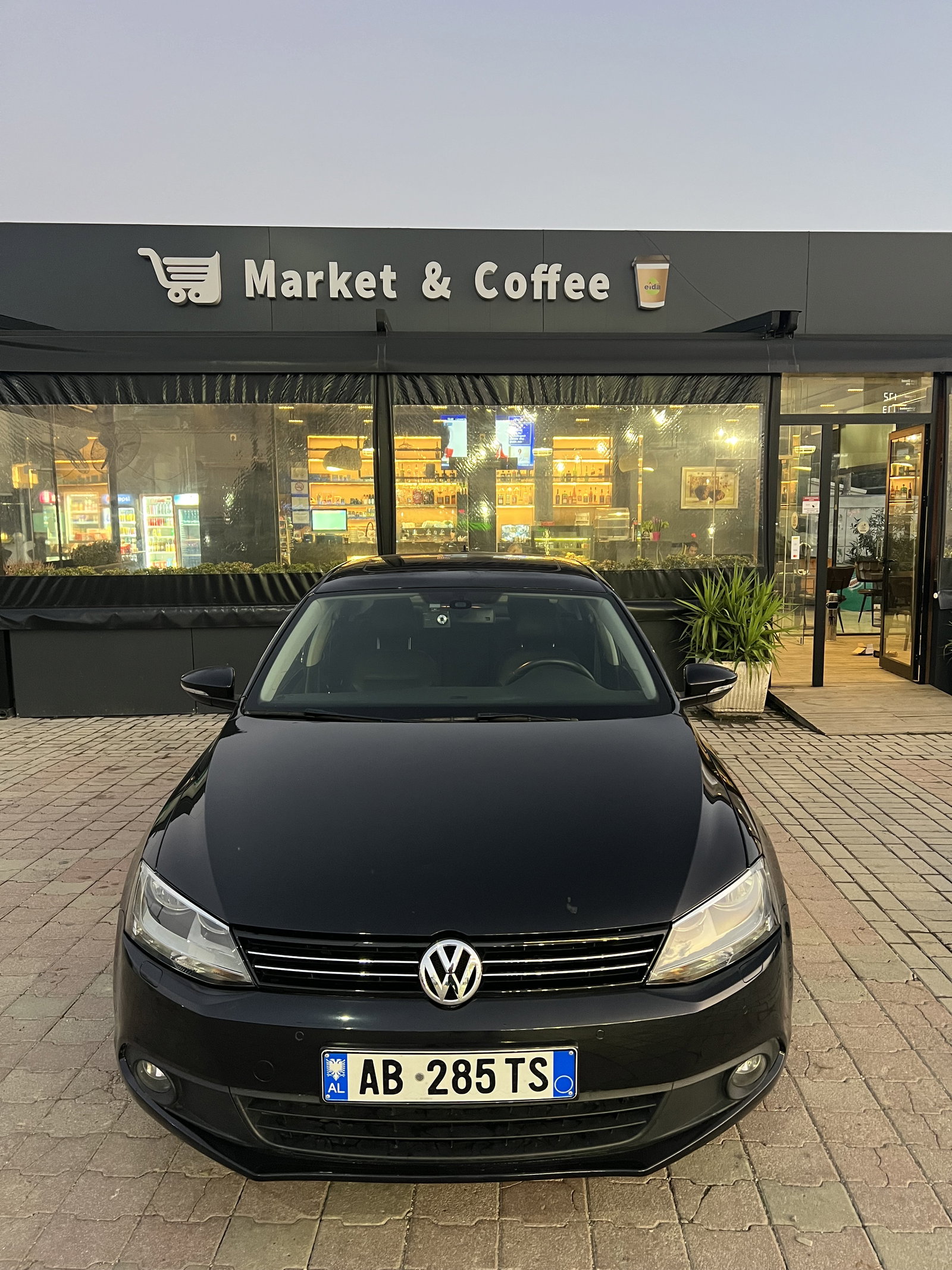 Volkswagen Jetta RentX Albania