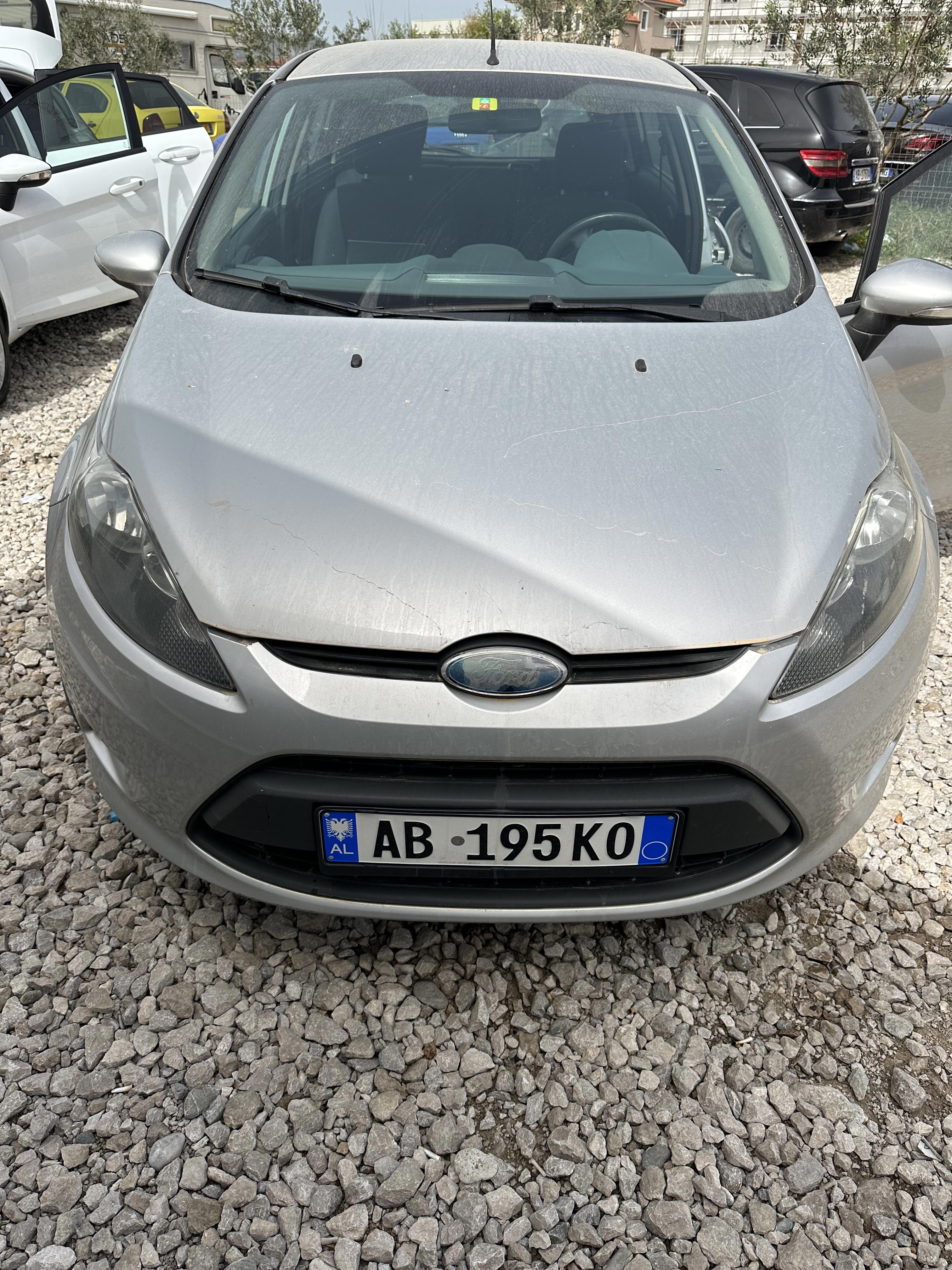 Ford Fiesta - side view