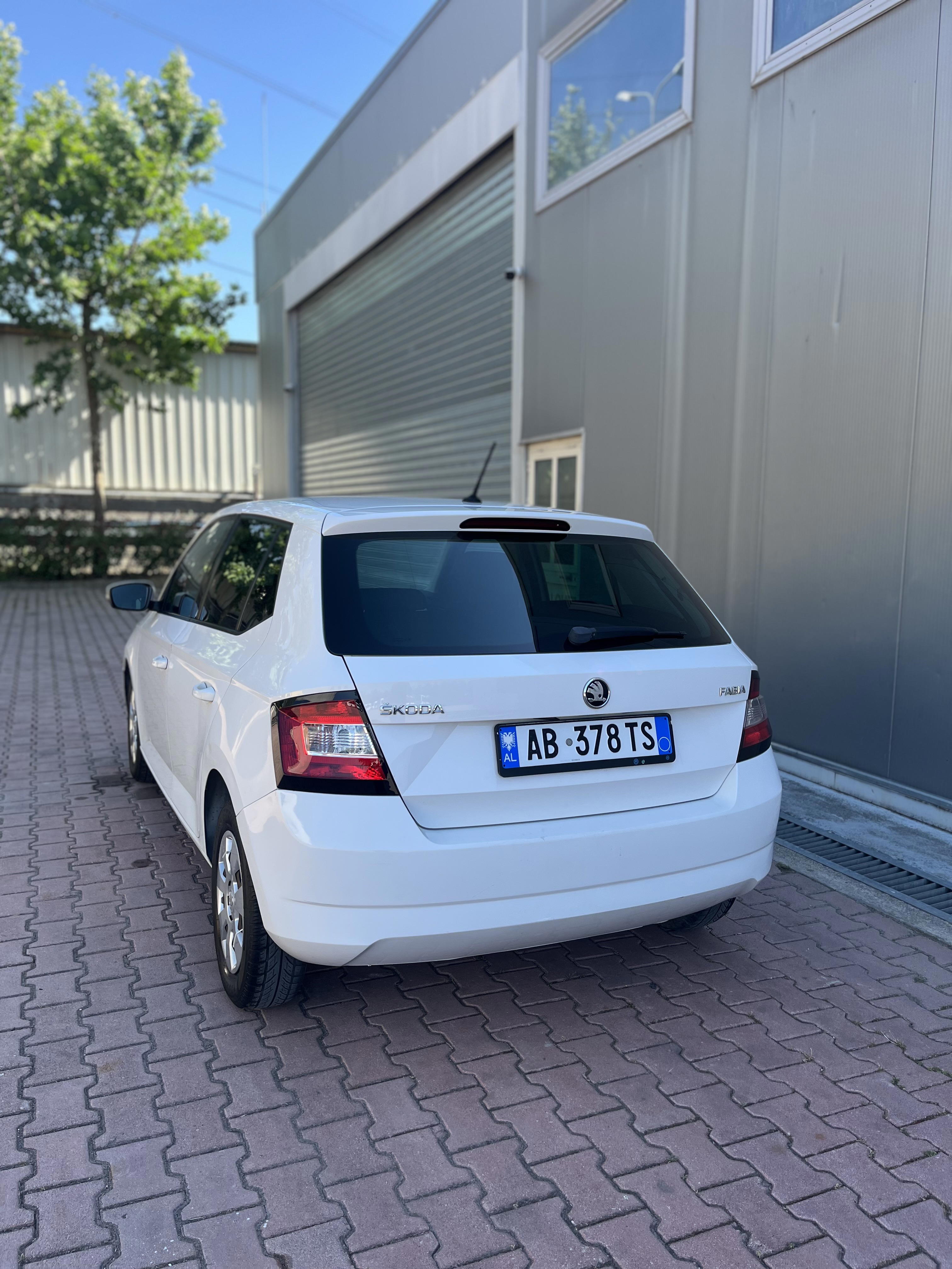 Skoda Fabia - photo 4
