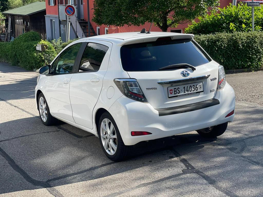 Toyota Yaris - side view