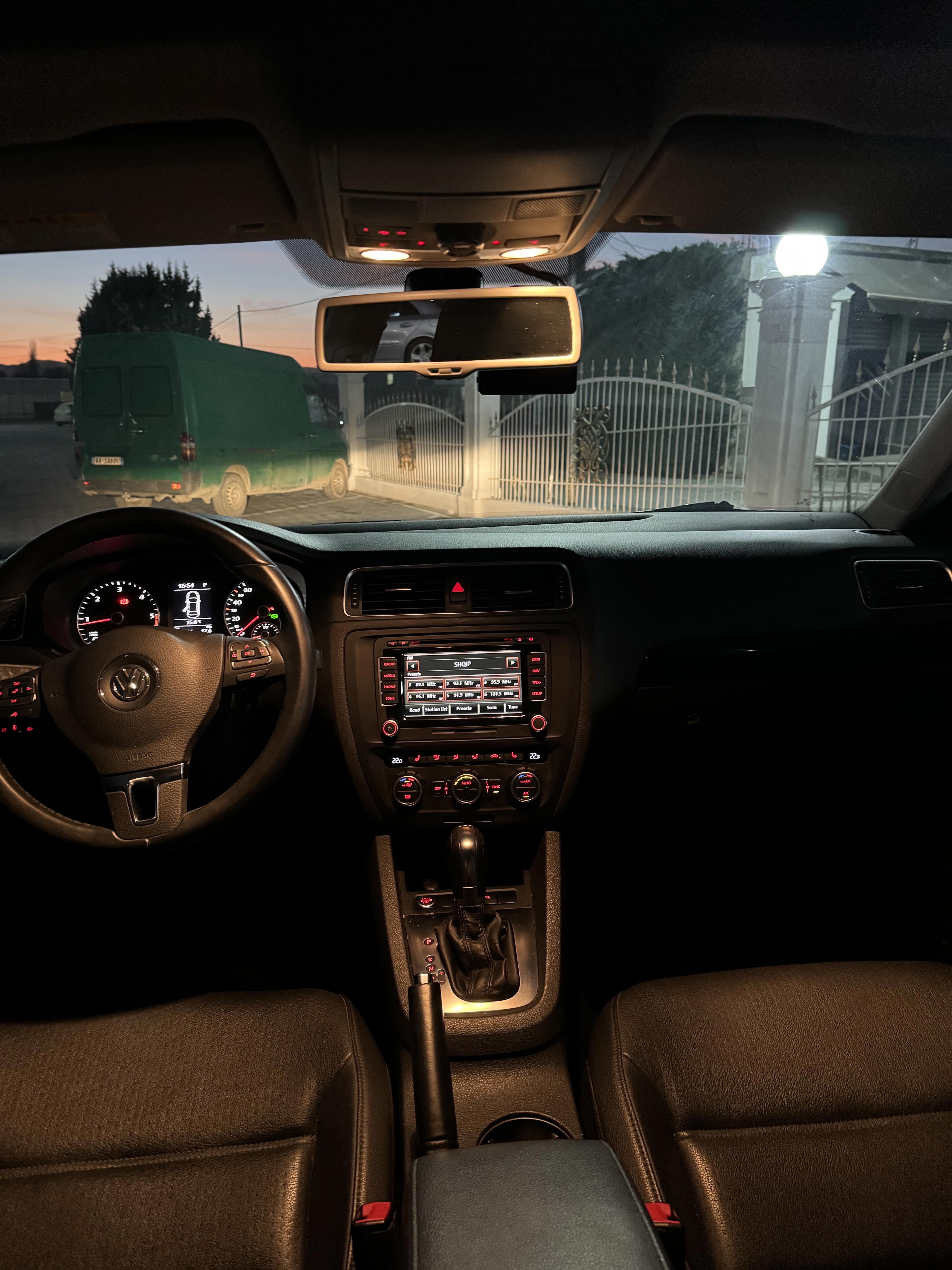 Volkswagen Jetta - photo 3