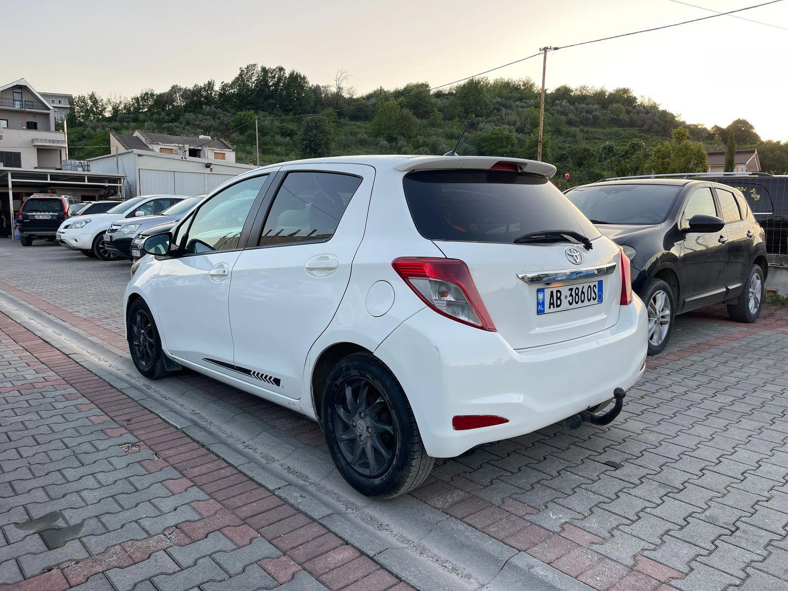 Toyota Yaris iA - photo 4