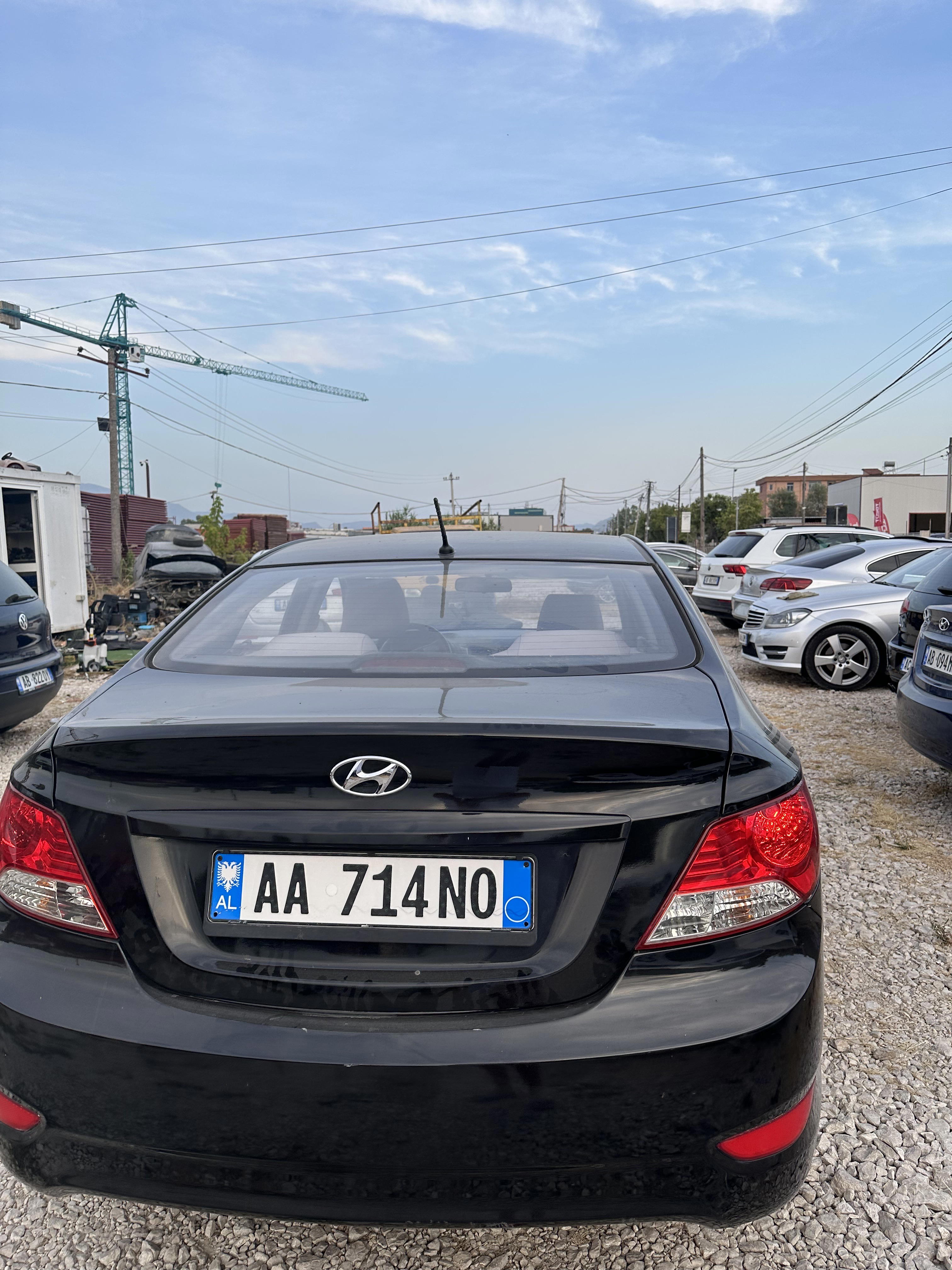 Hyundai Accent - photo 4