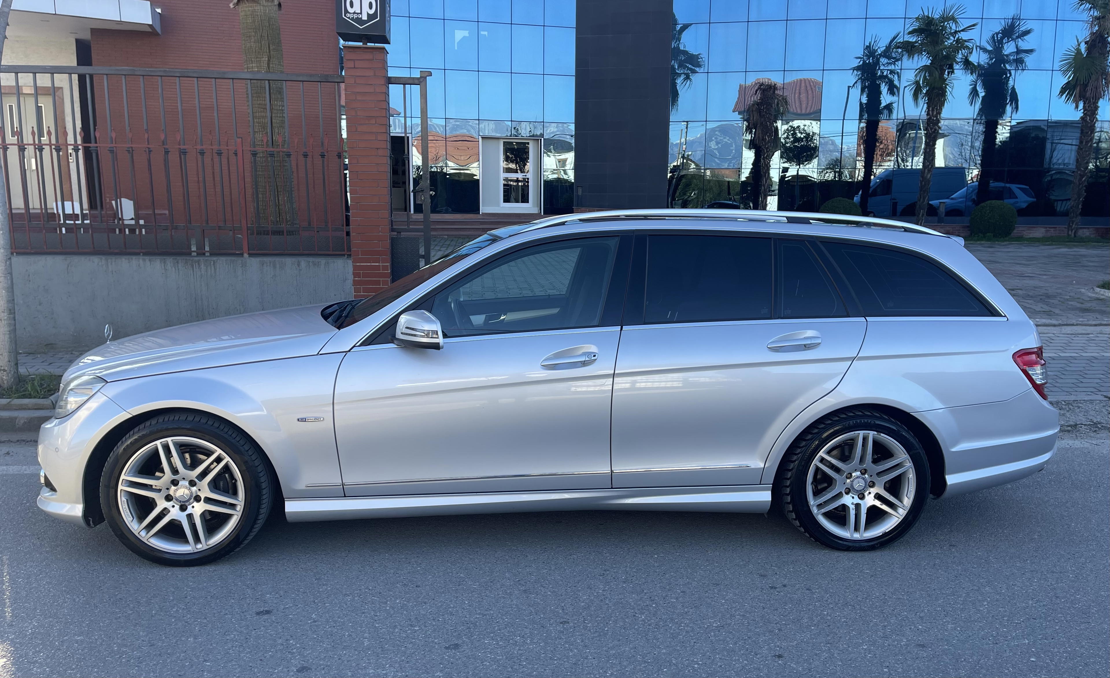 Mercedes-Benz C-Class - photo 4