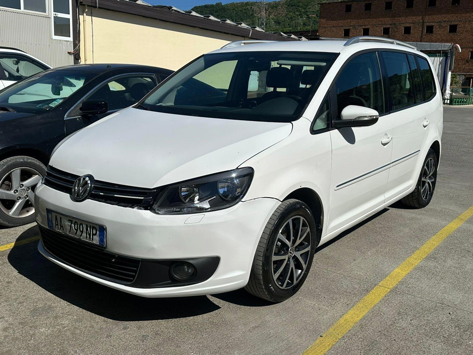 Volkswagen Touran for rent