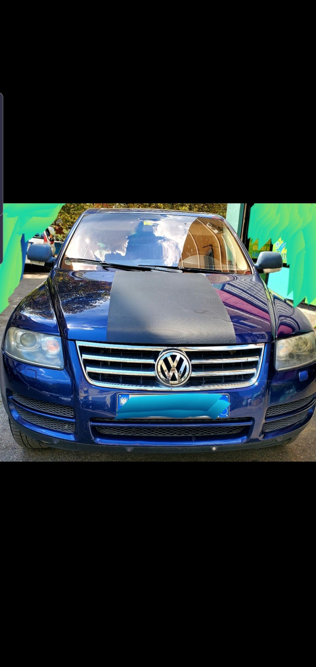 Volkswagen Touareg - main photo