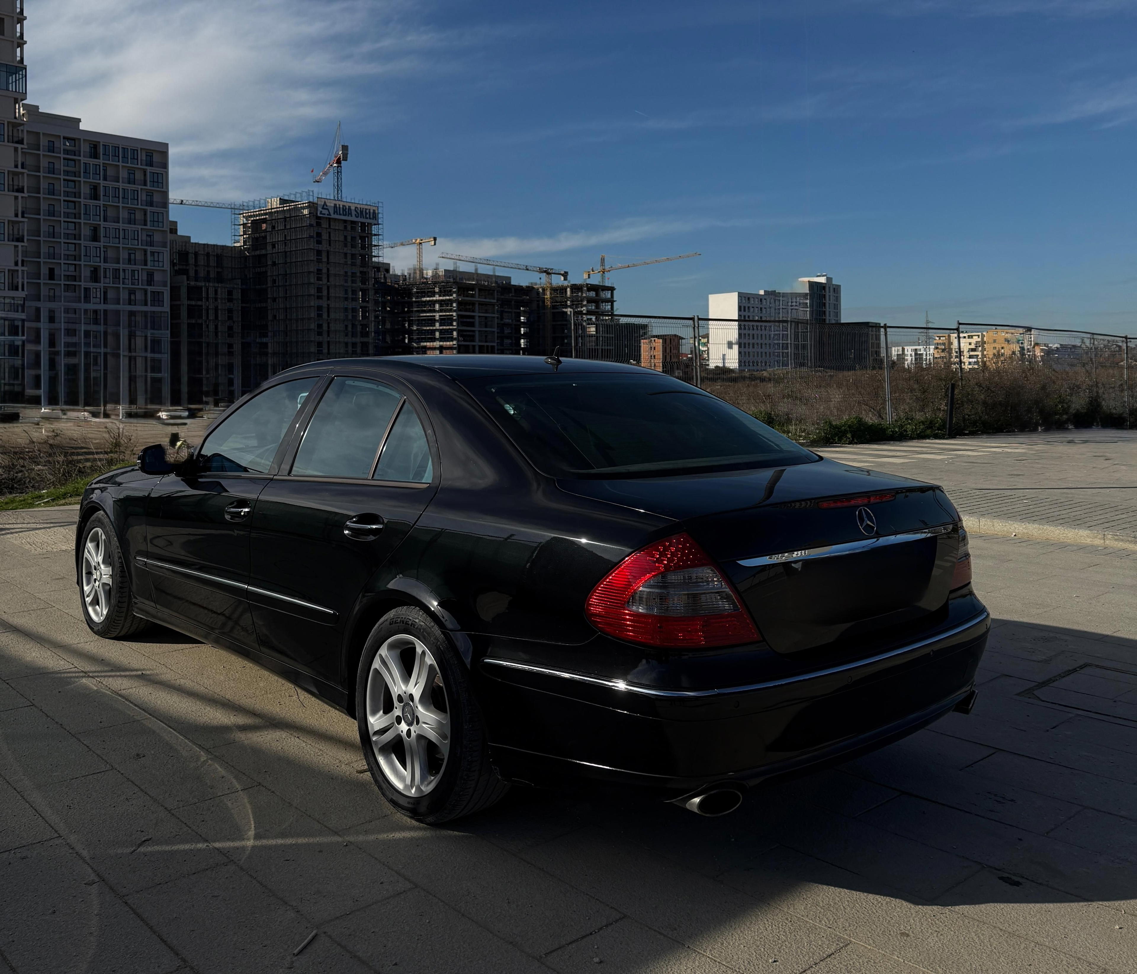 Mercedes-Benz E-Class - photo 4