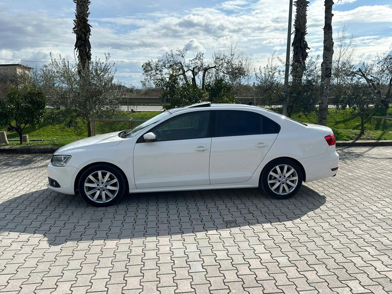 Volkswagen Jetta - photo 3
