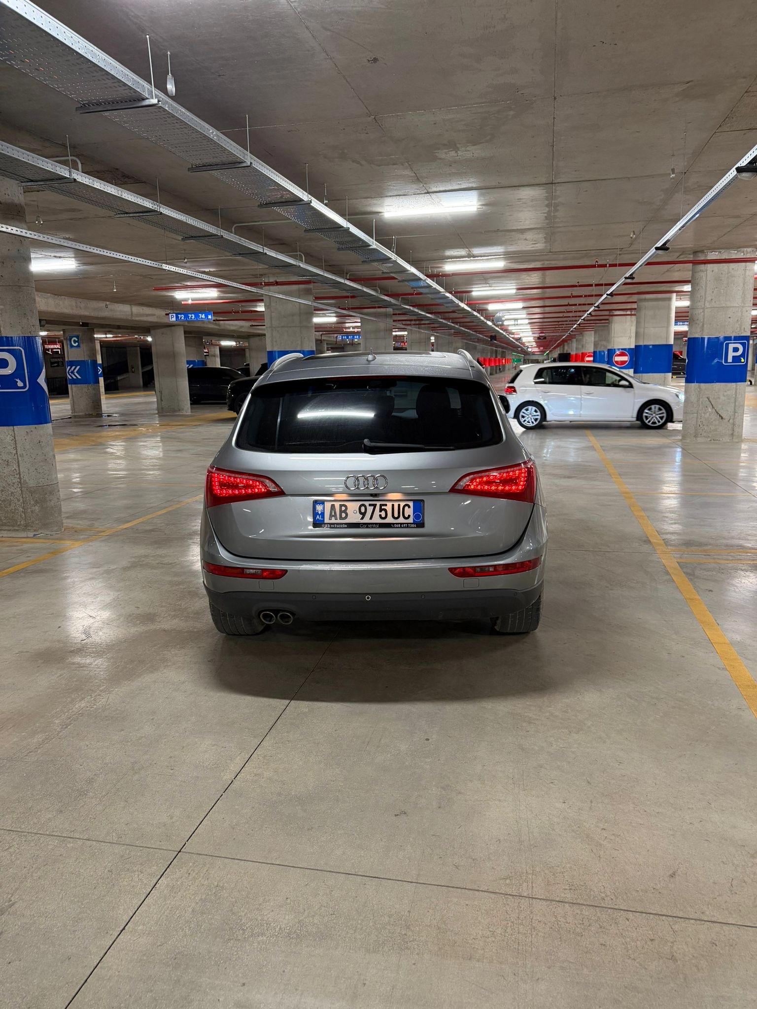 Audi Q5 - side view