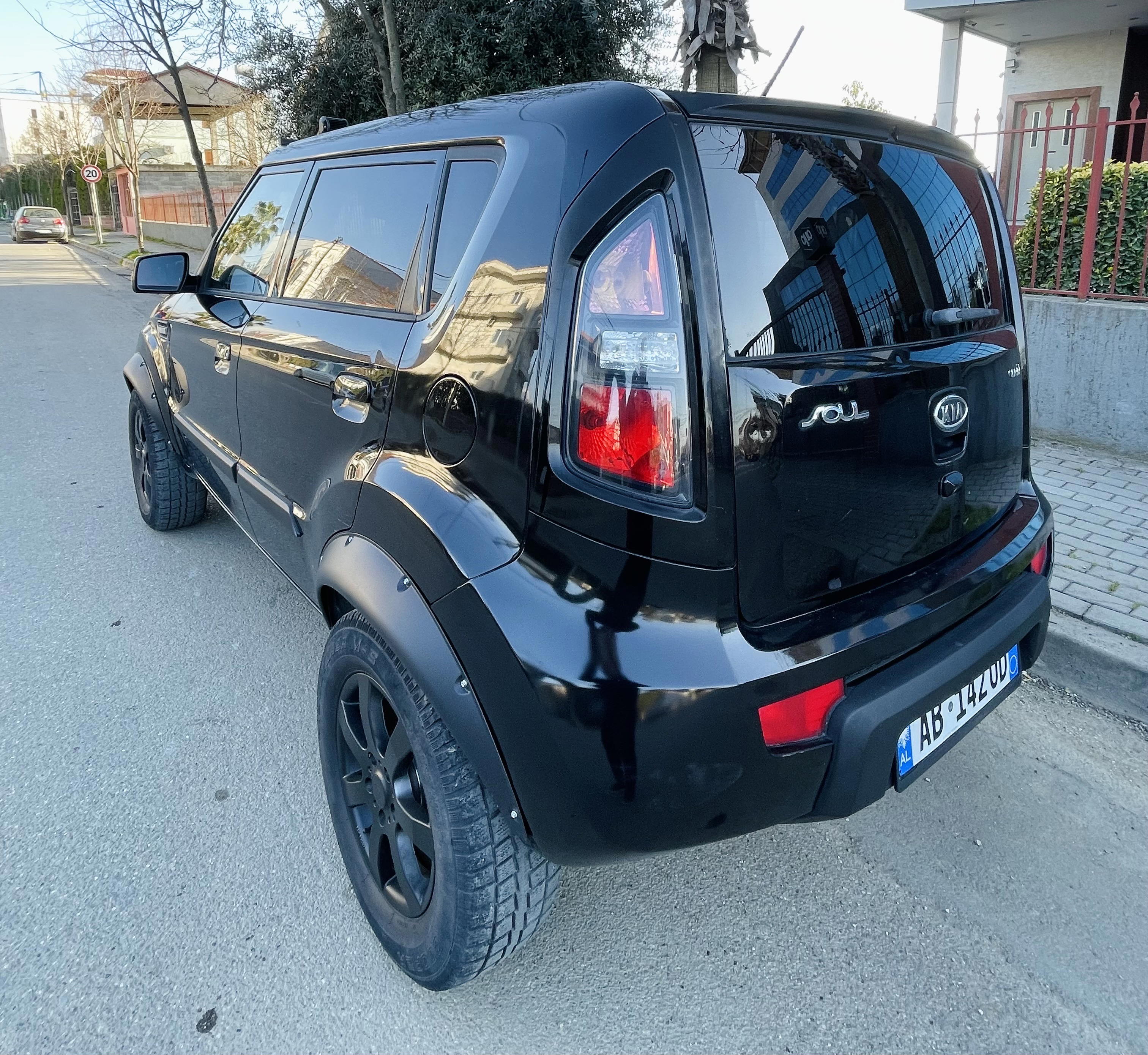 Kia Soul - main photo