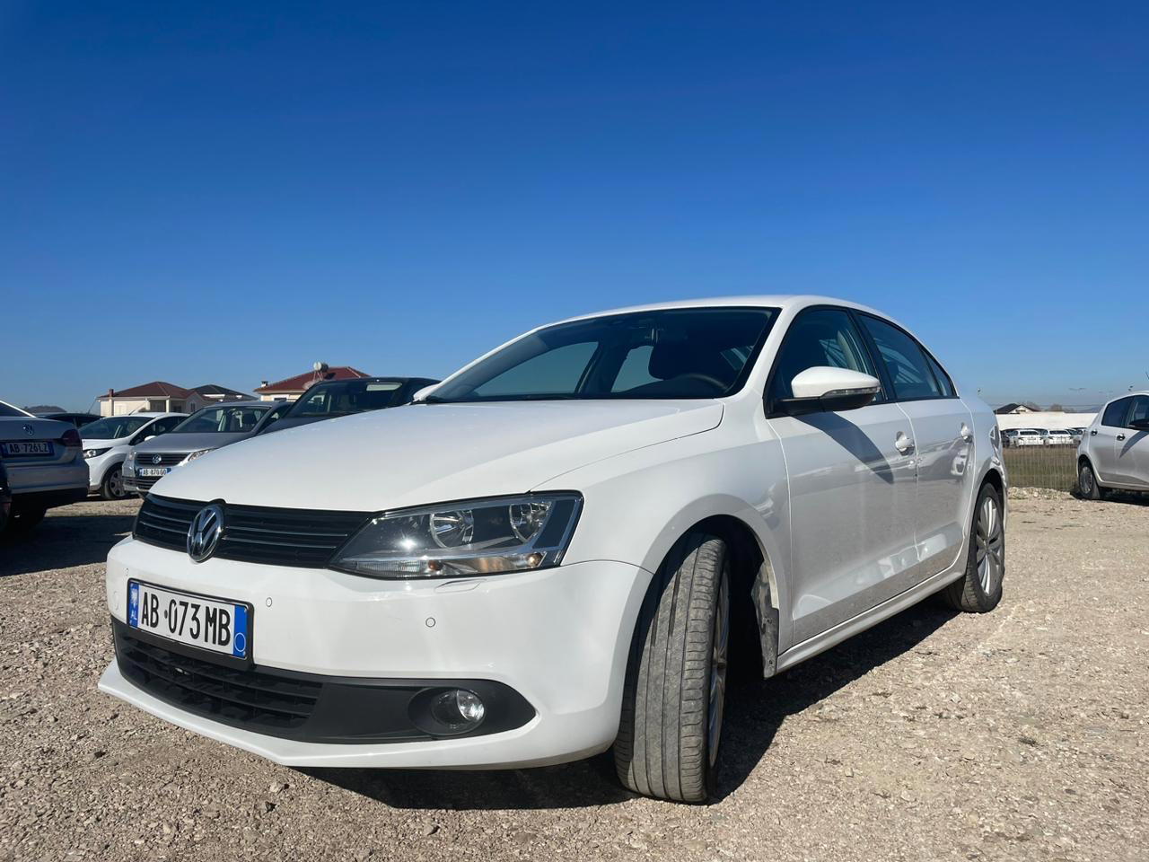 Volkswagen Jetta - main photo