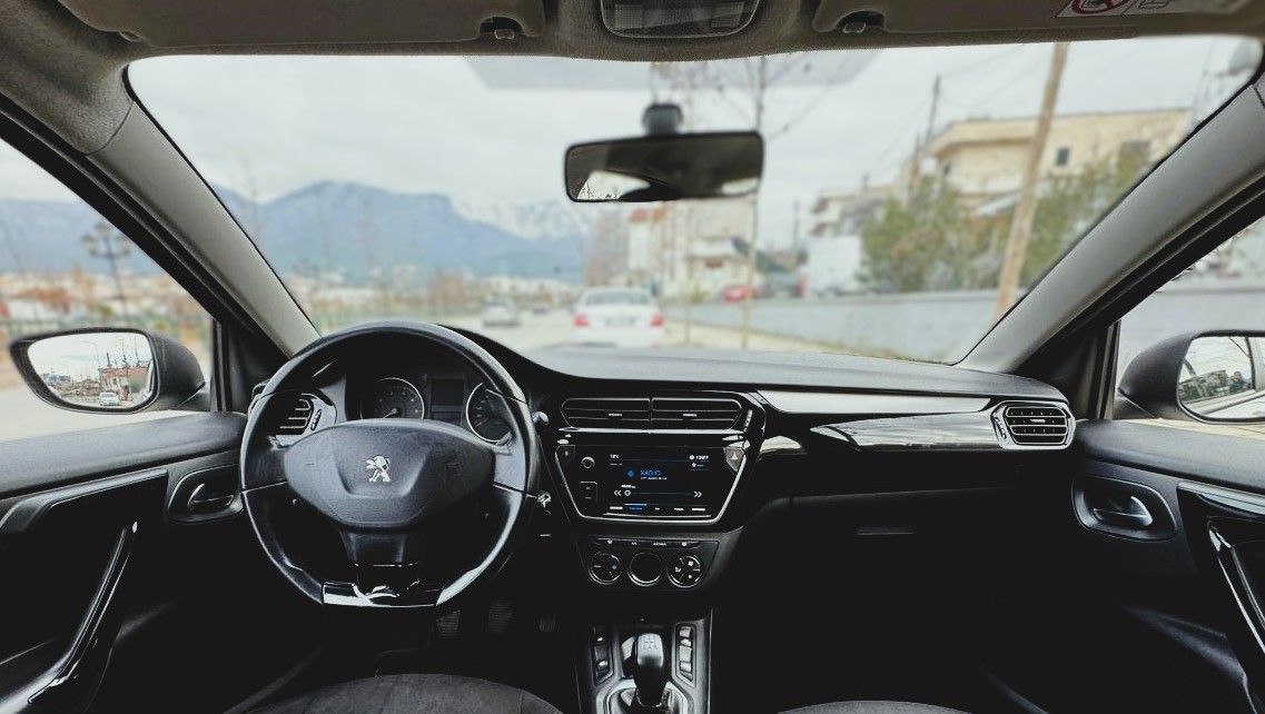 Peugeot 301 - main photo