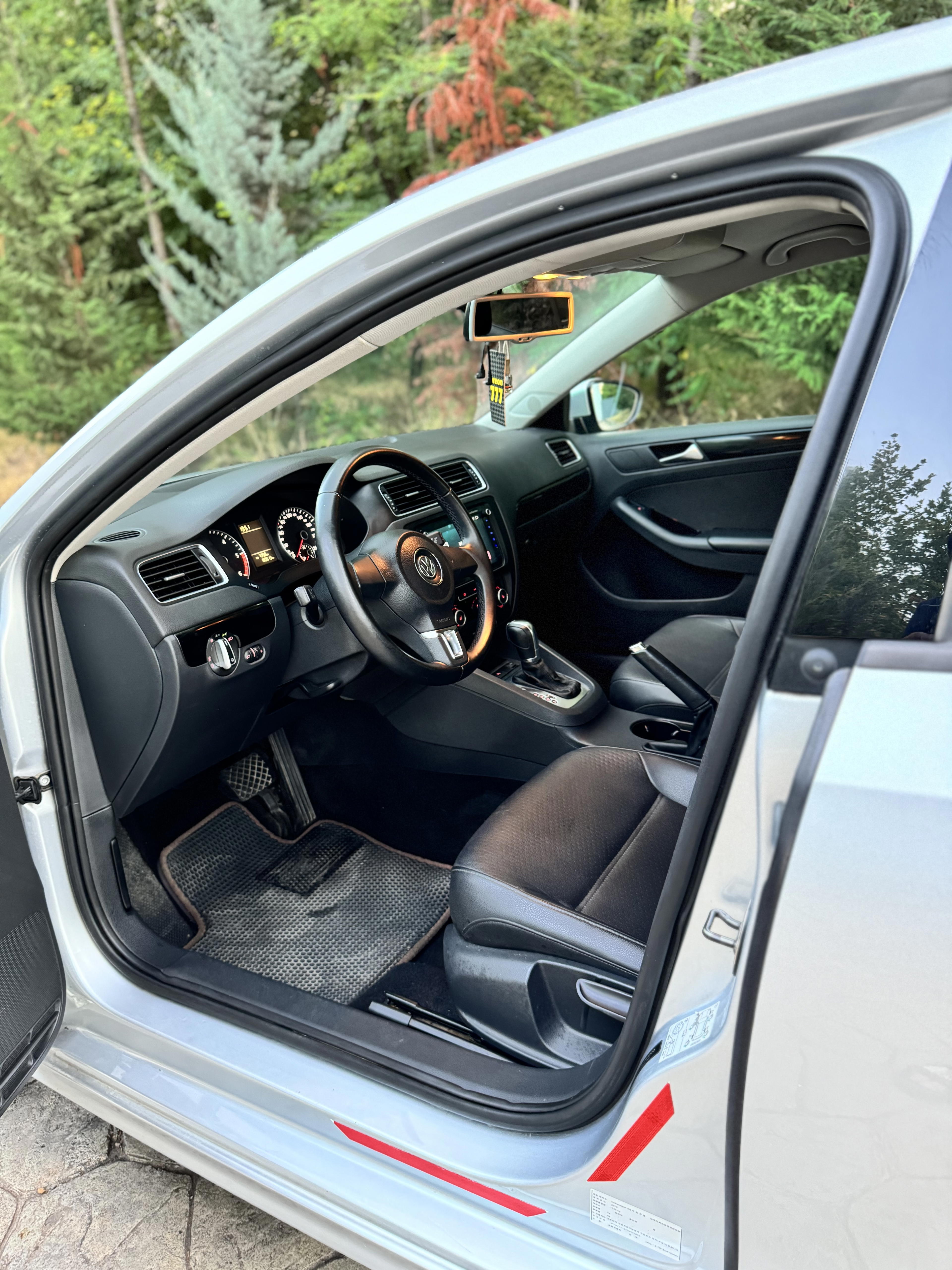 Volkswagen Jetta - photo 4