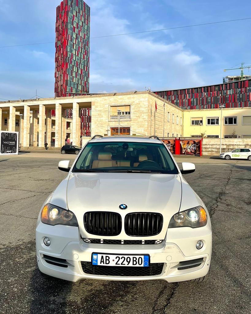 BMW X5 - main photo