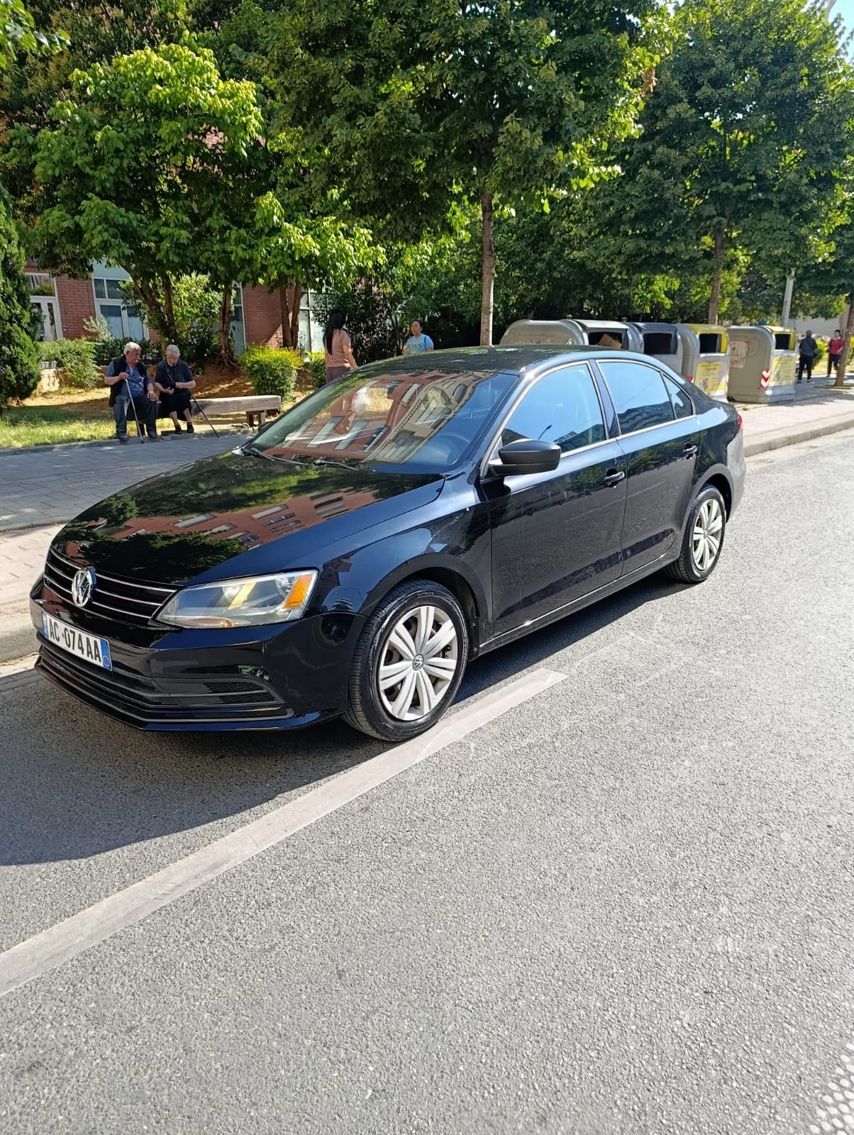 Volkswagen Jetta - main photo