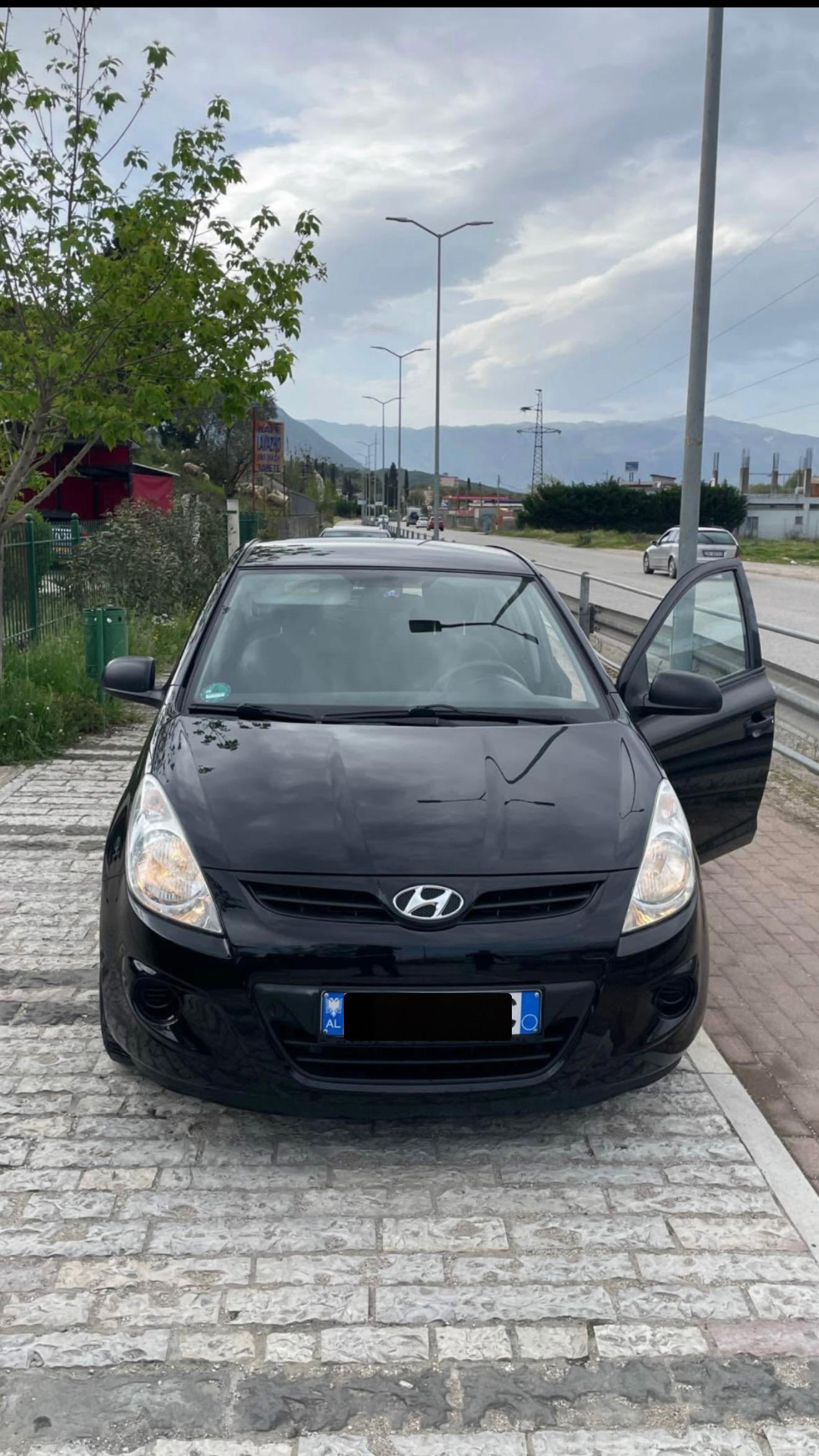 Hyundai i10 - main photo