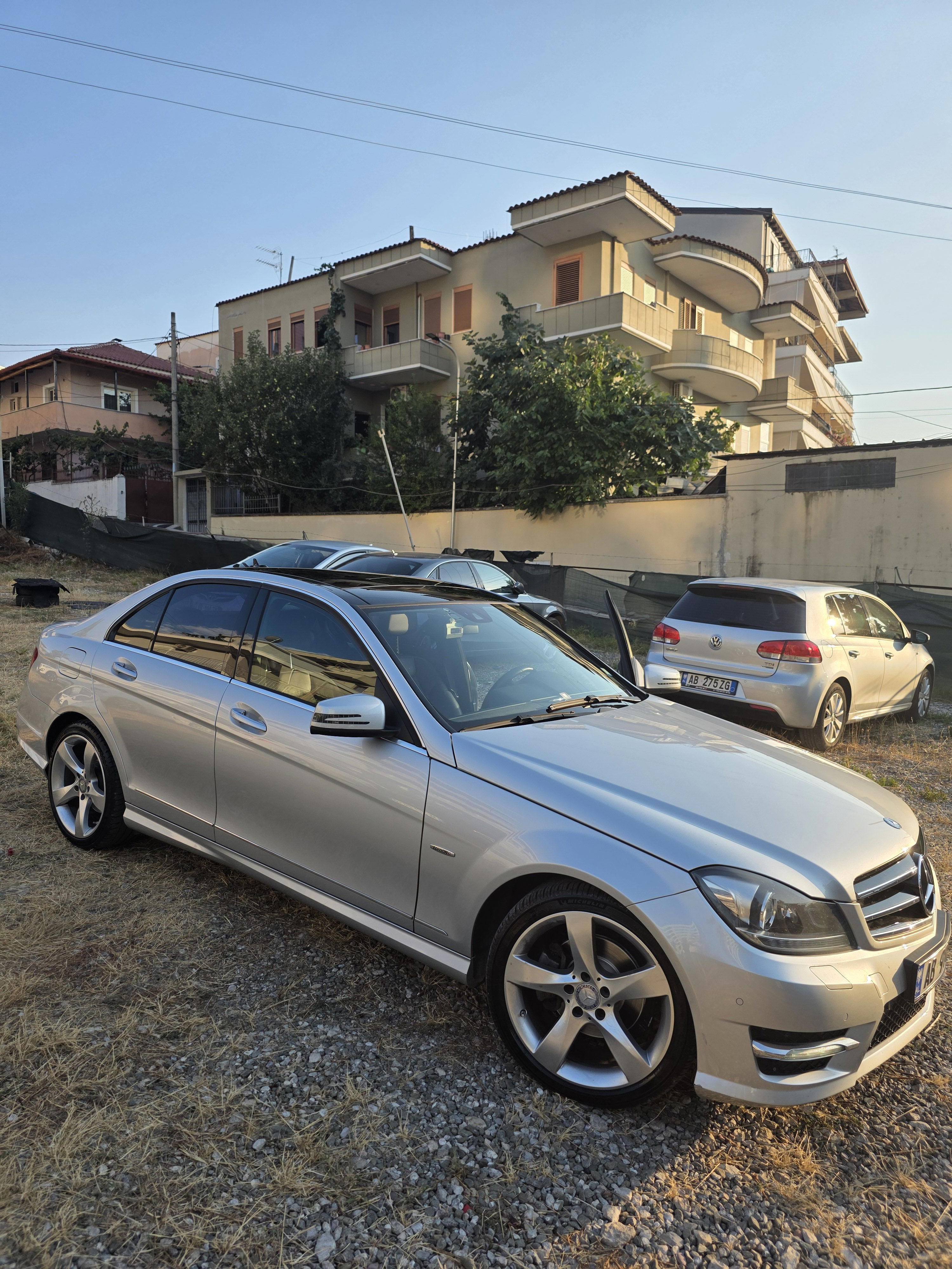 Mercedes-Benz C-Class - side view