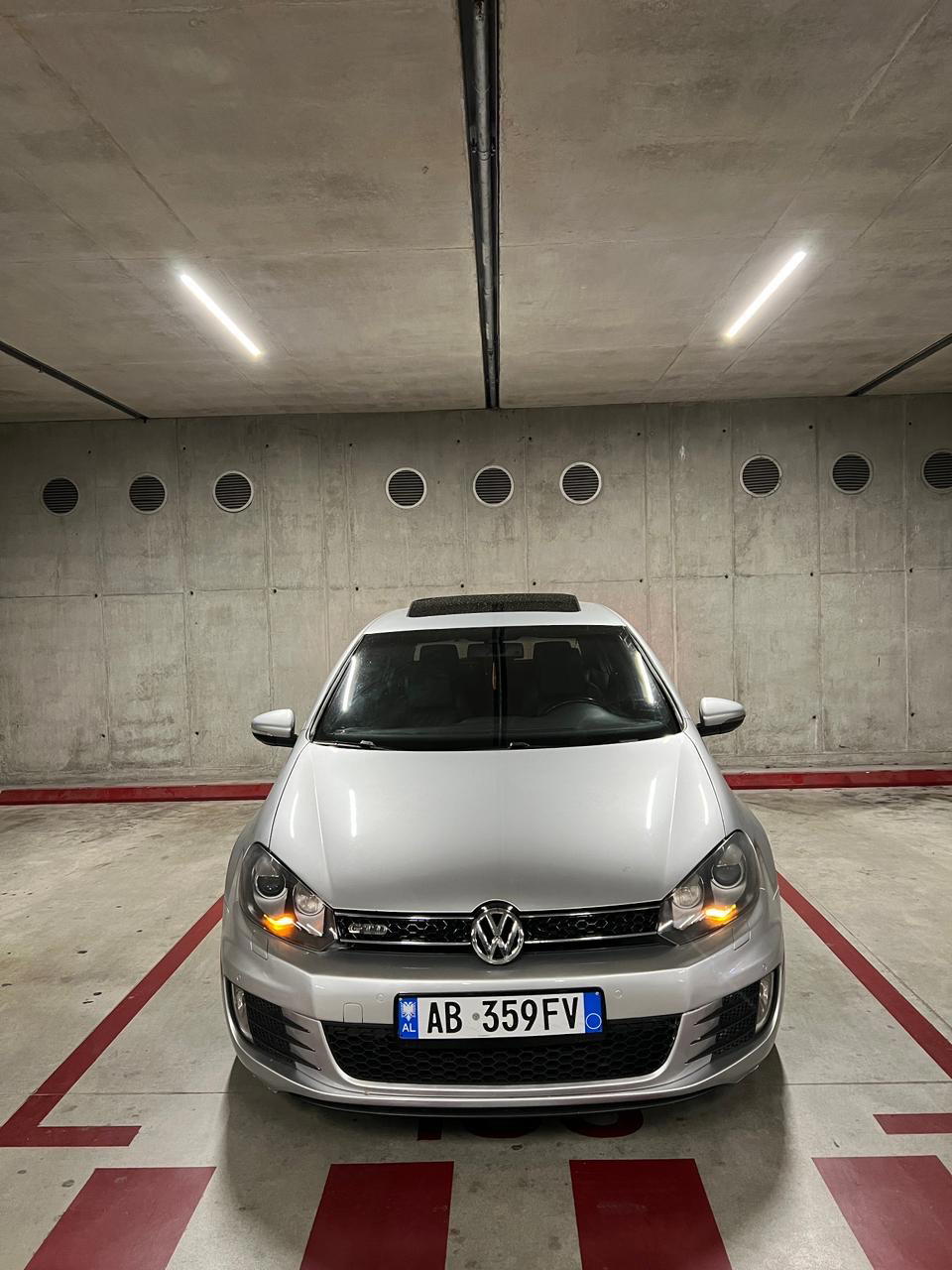 Volkswagen Golf Plus - side view