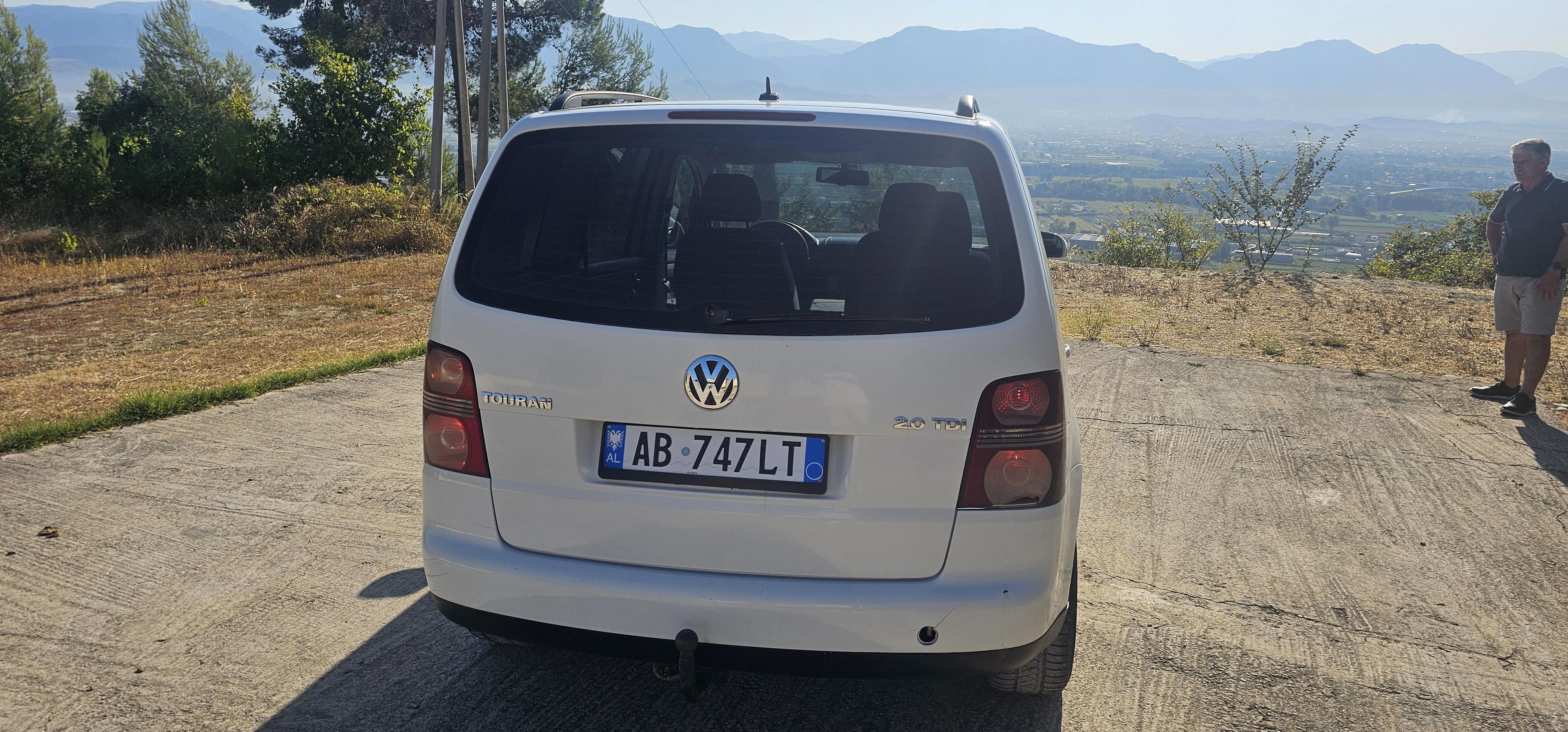 Volkswagen Touran - photo 4