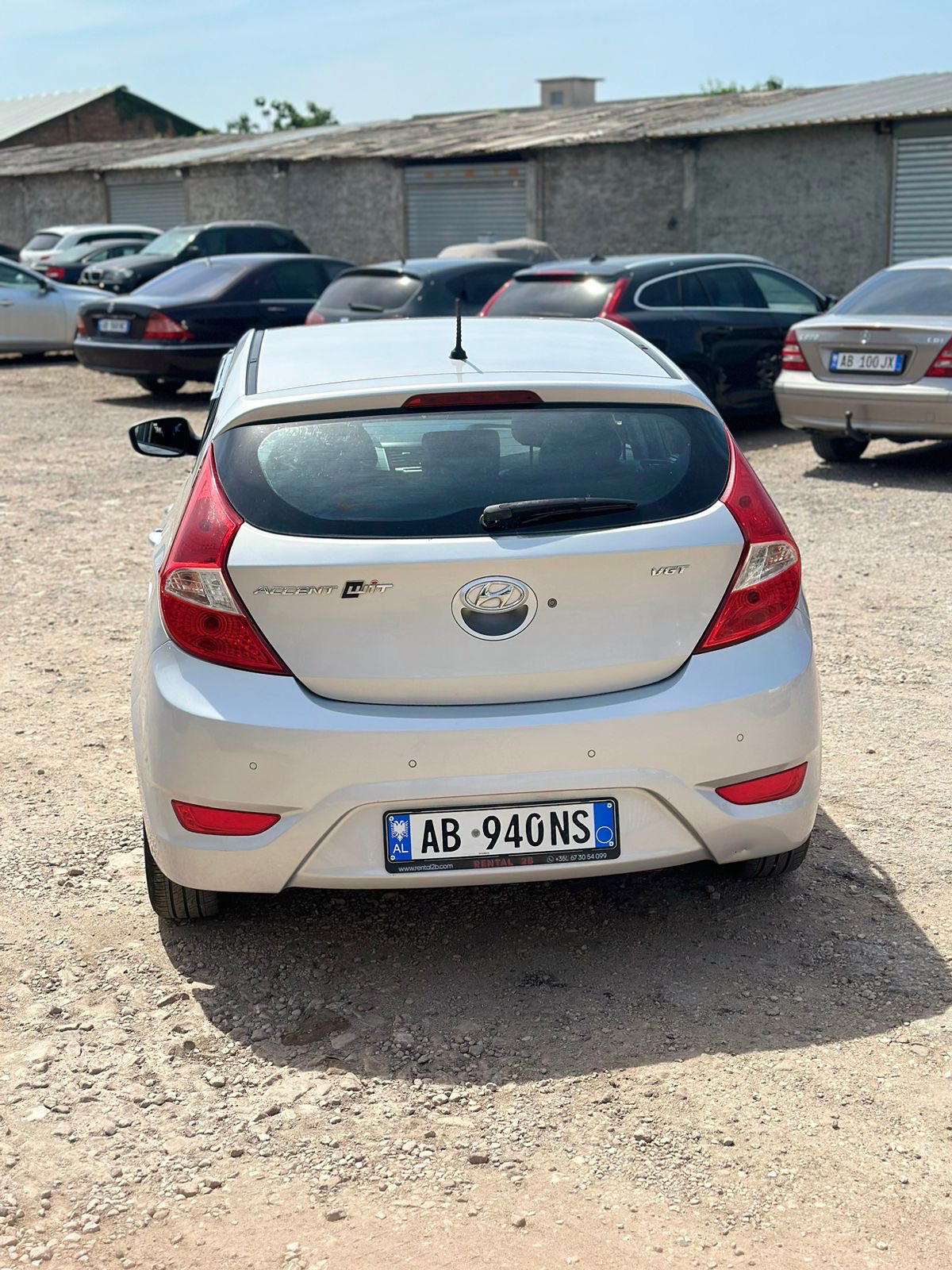 Hyundai Accent - side view