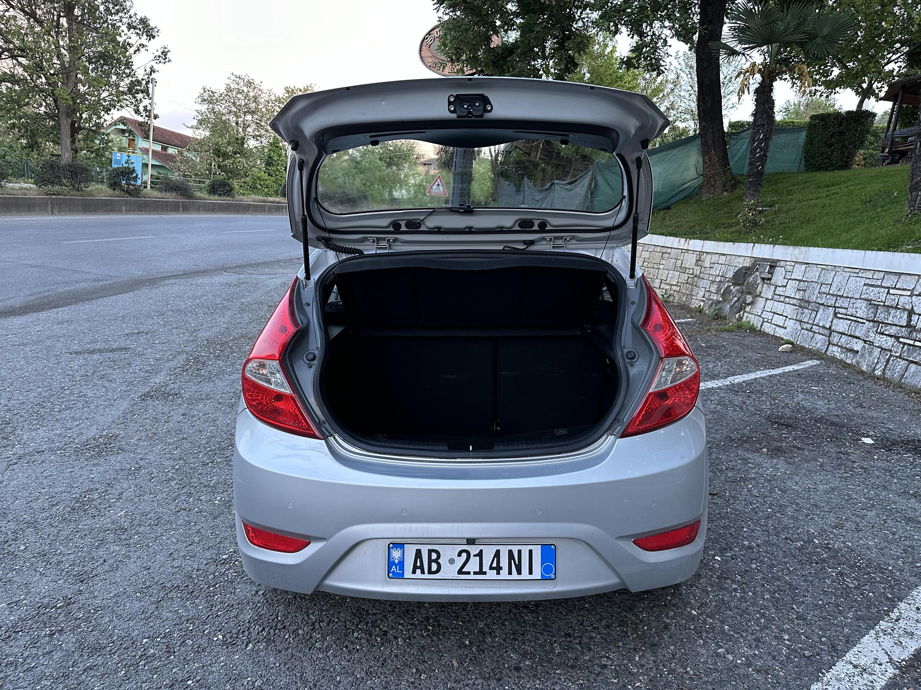 Hyundai Accent - photo 4