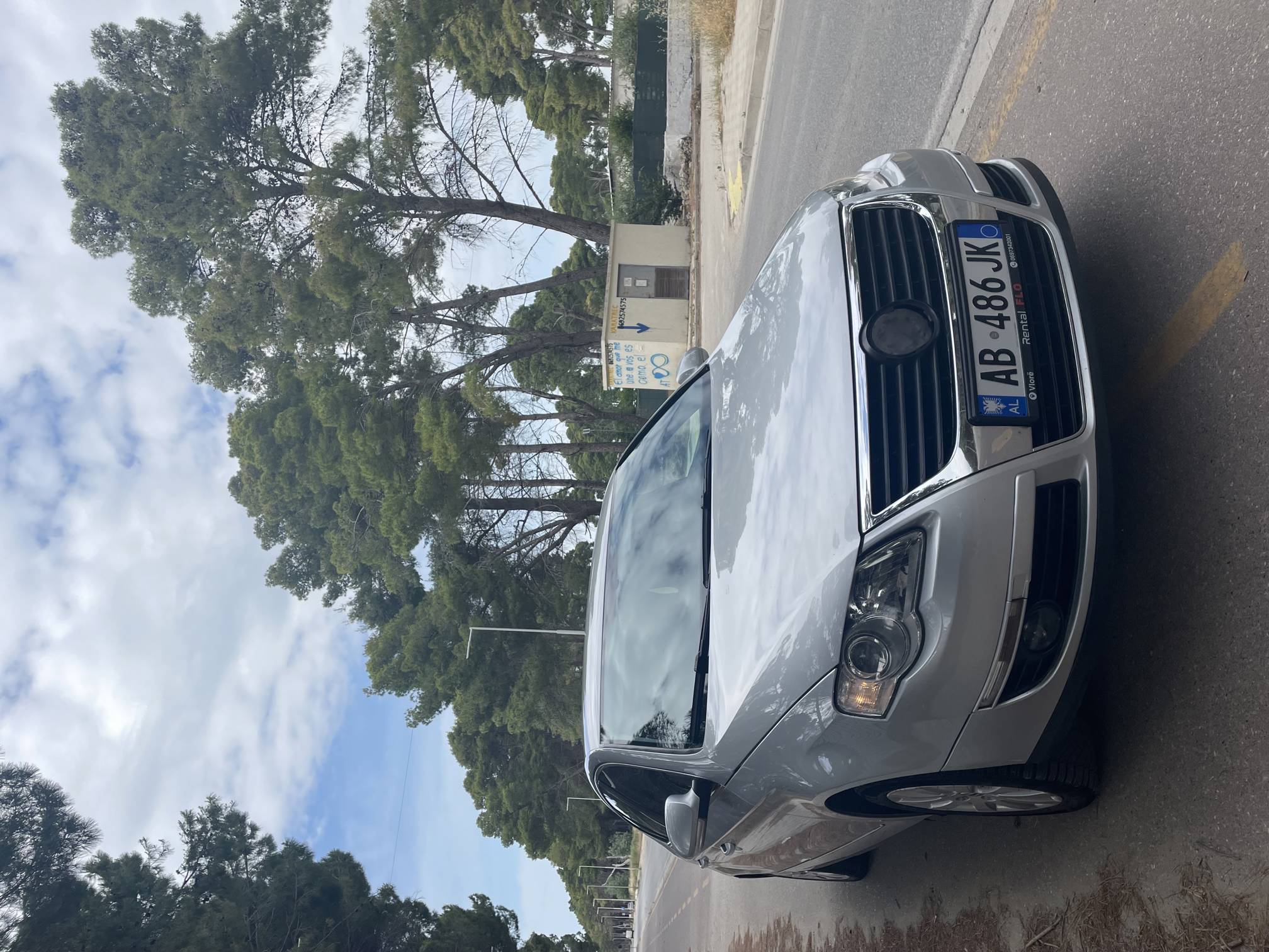 Volkswagen Passat - side view