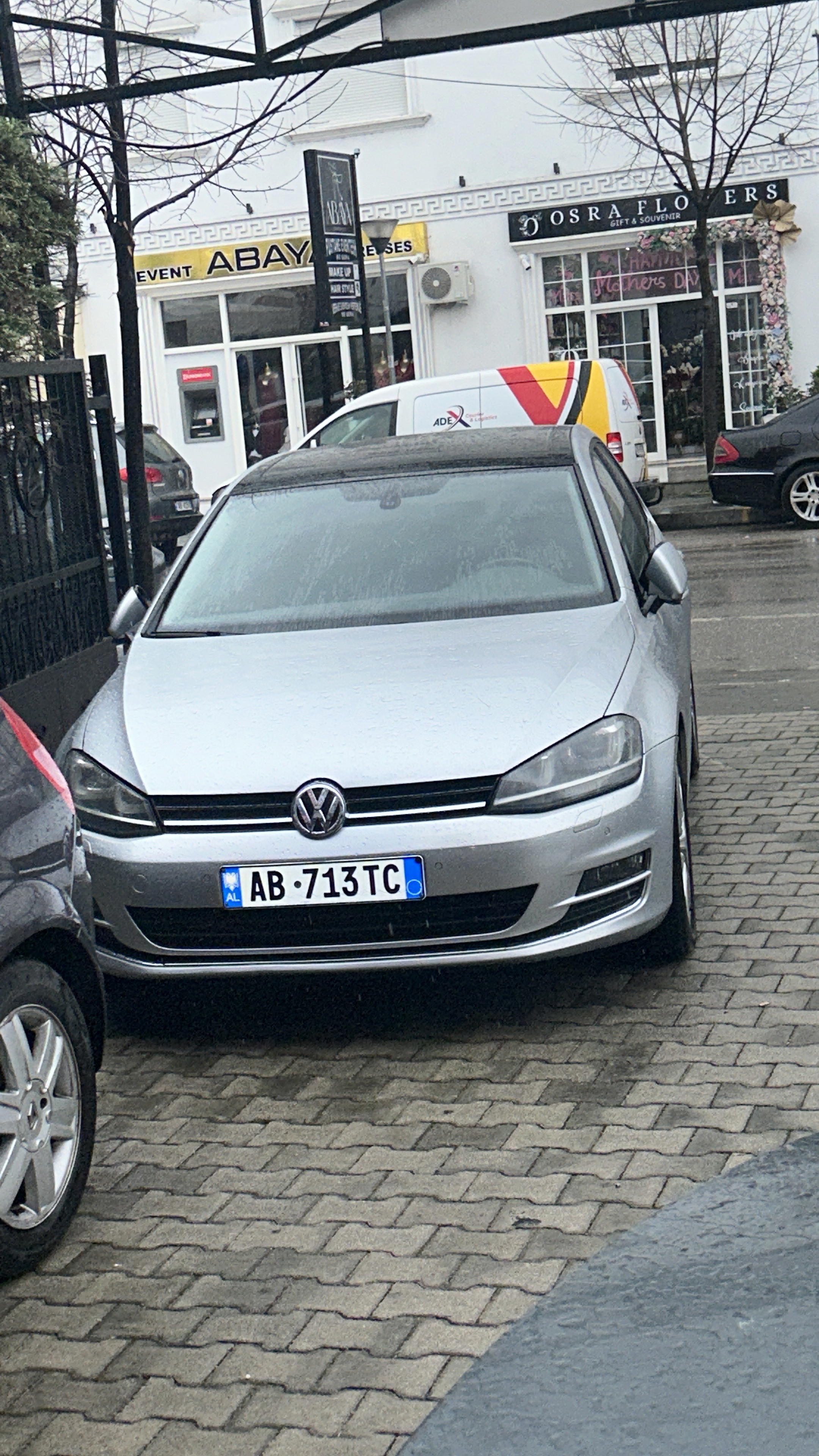 Volkswagen Golf - main photo