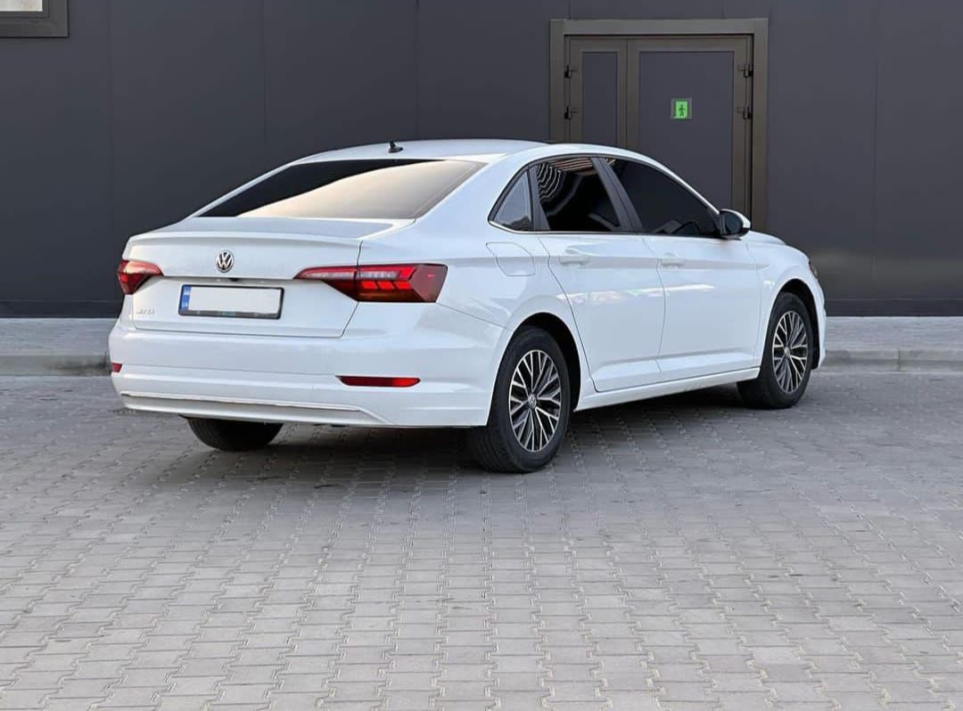 Volkswagen Jetta - photo 4