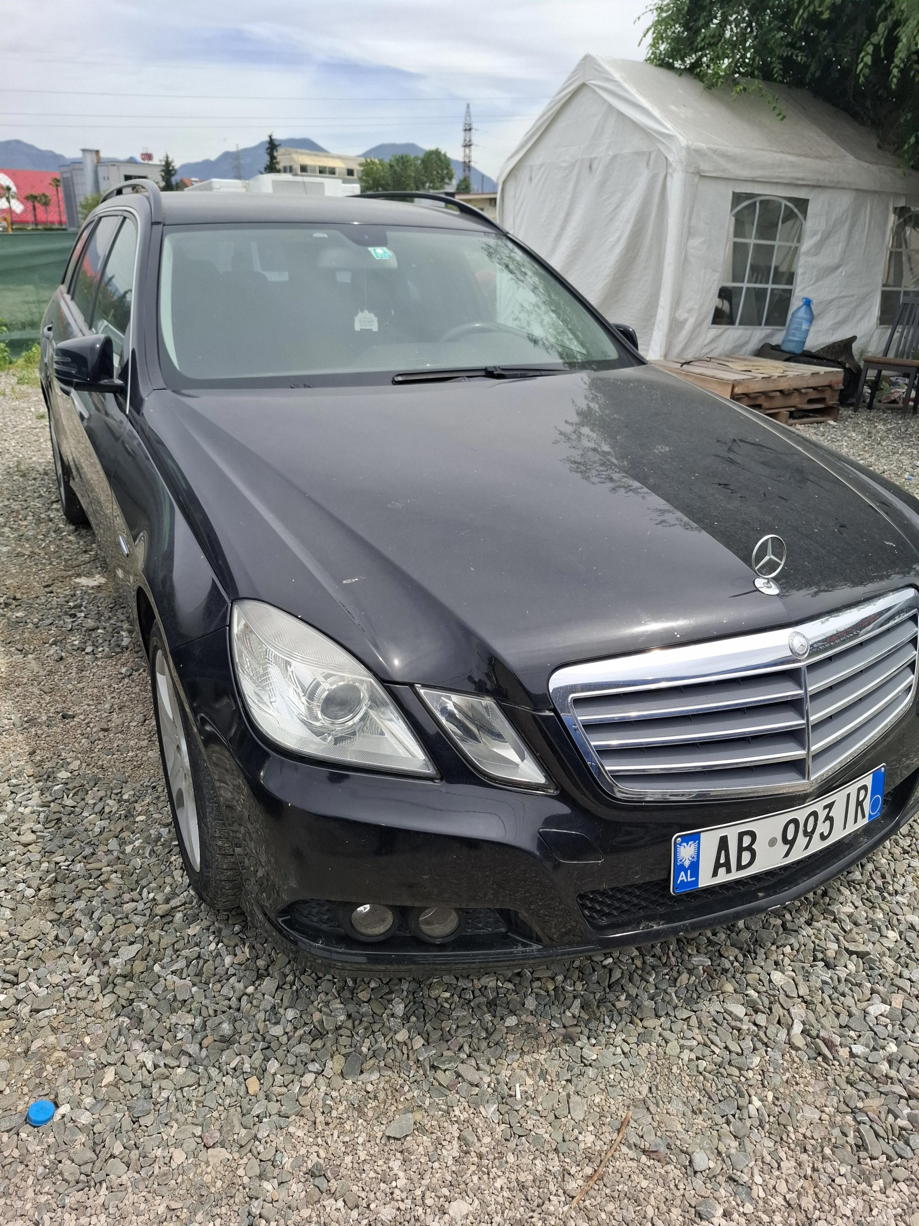 Mercedes-Benz E-Class - main photo