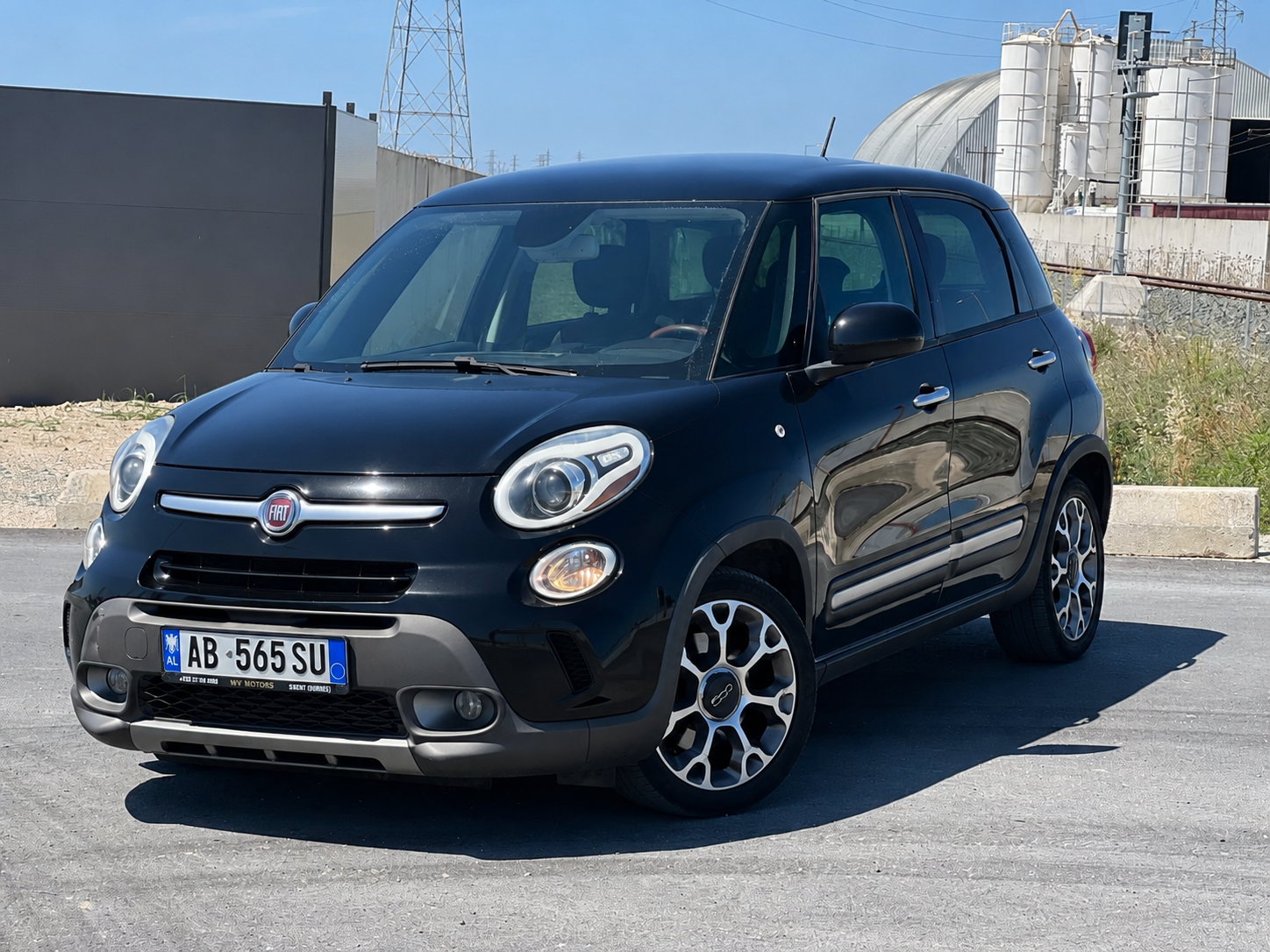 FIAT 500L for rent