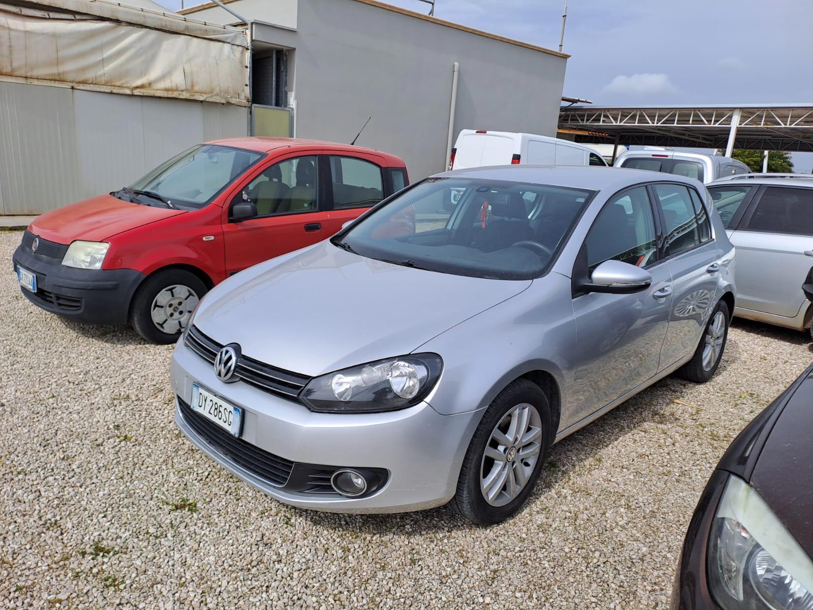 Volkswagen Golf - side view