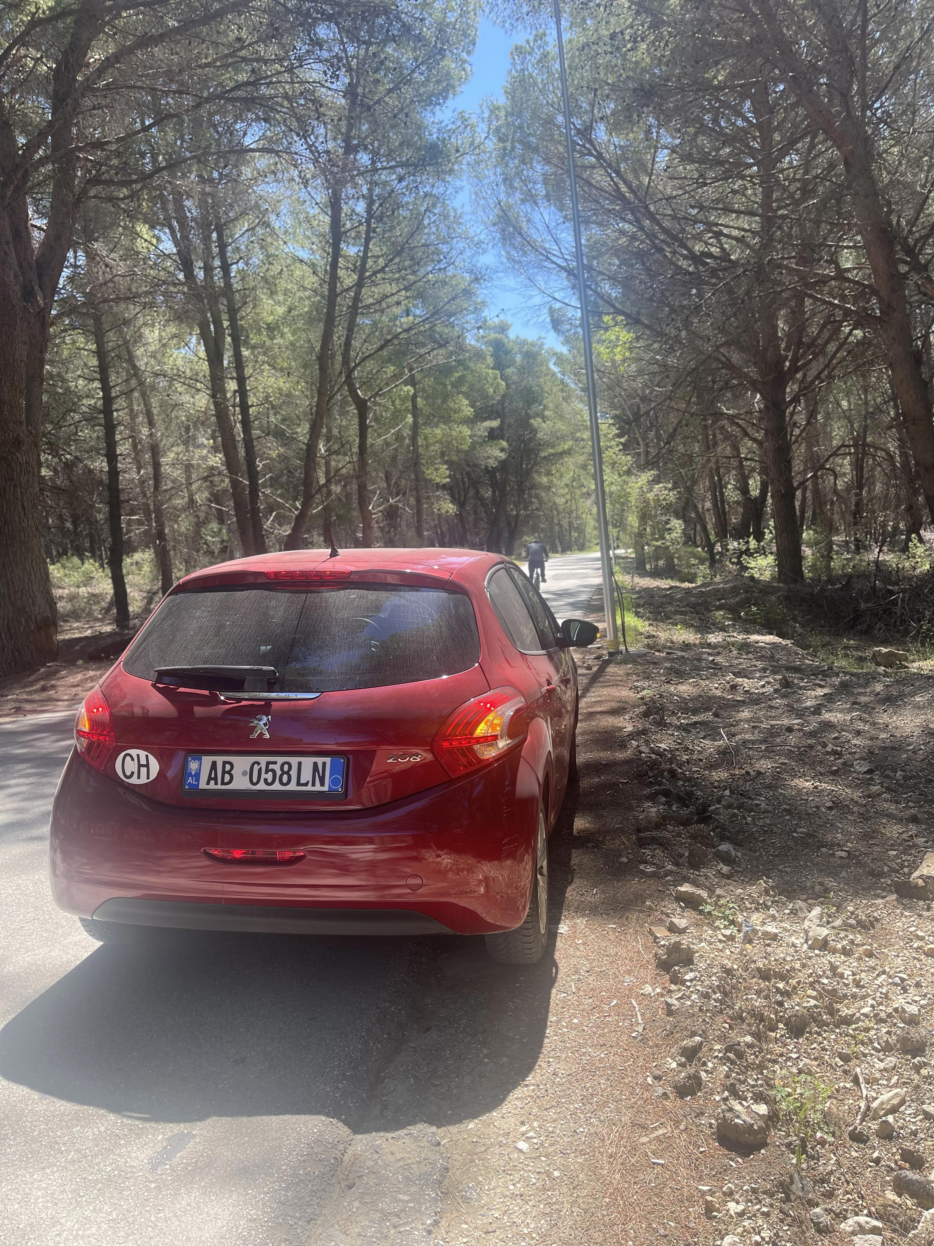 Peugeot 108 - side view