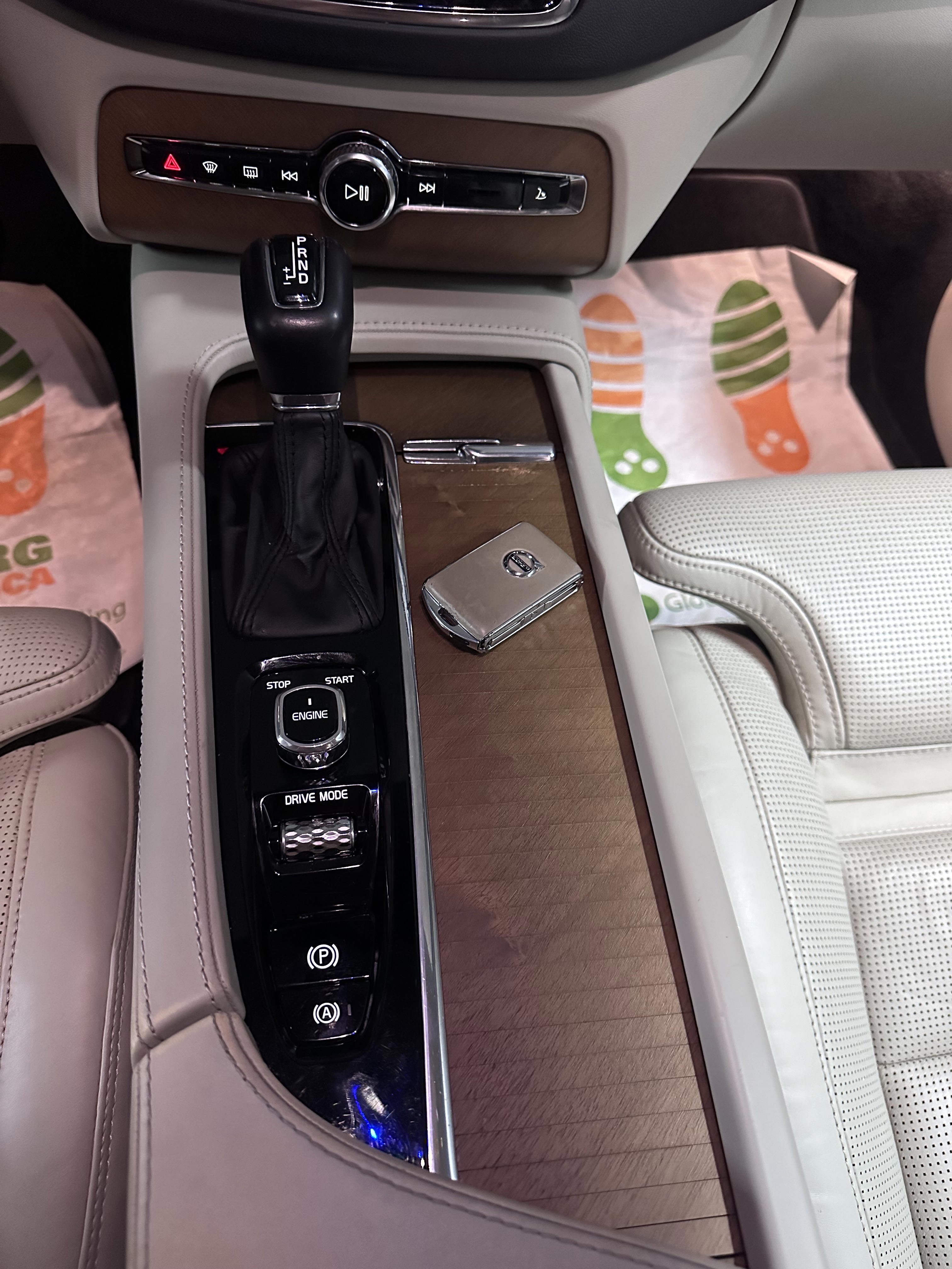 Volvo XC90 - photo 4
